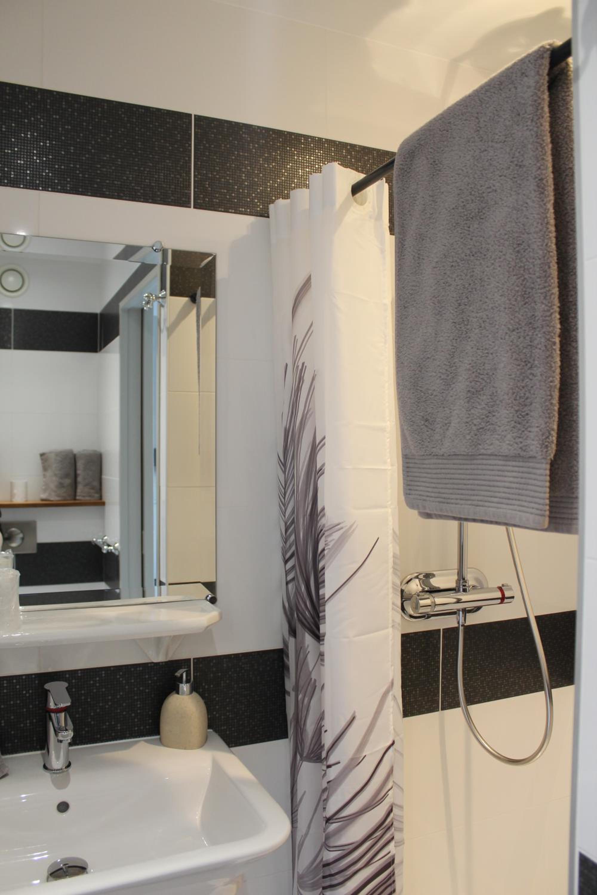 Double Room - Photo 10
