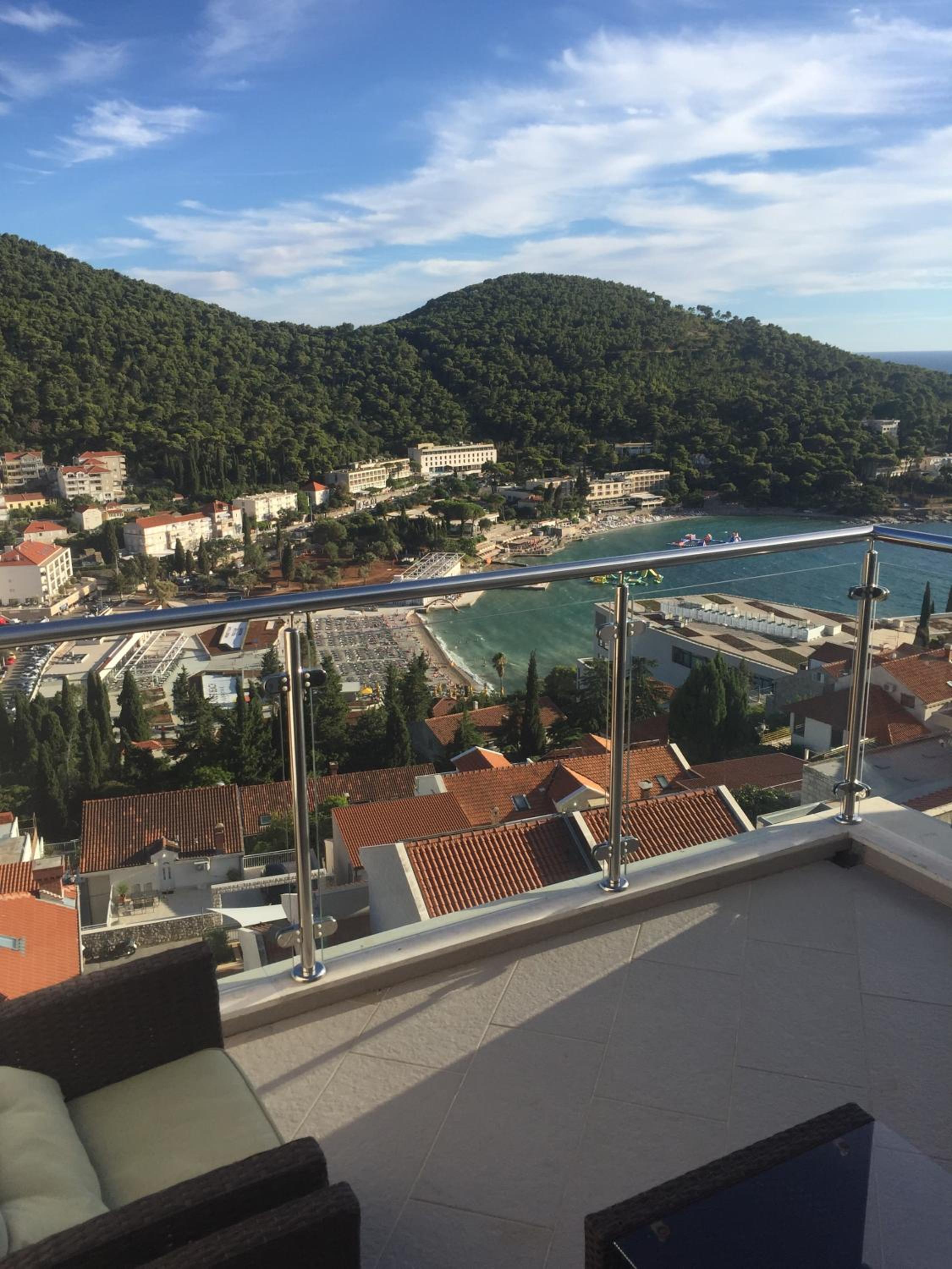 One-Bedroom Apartment with Terrace and Sea View
