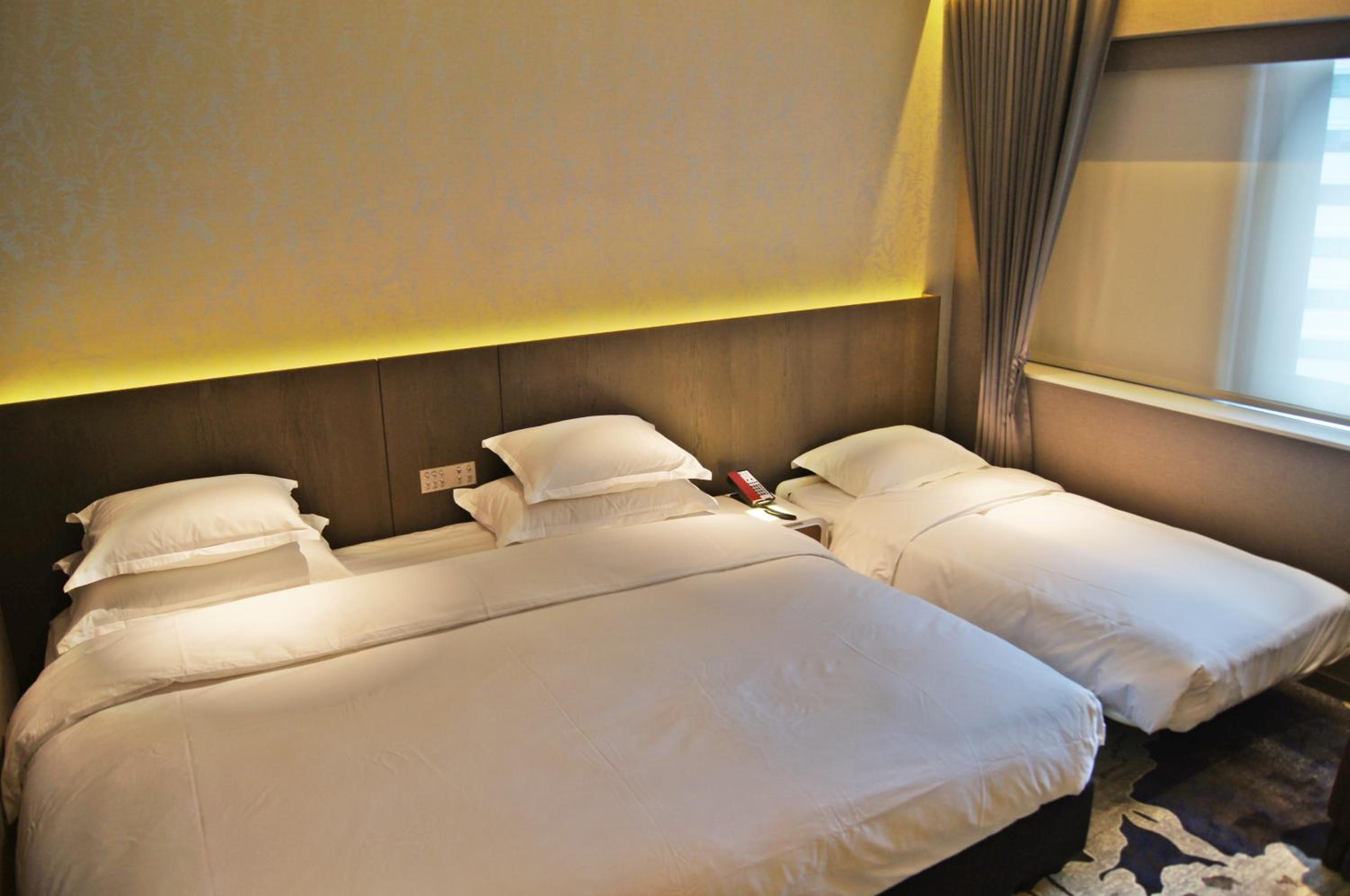 Triple Room with City View