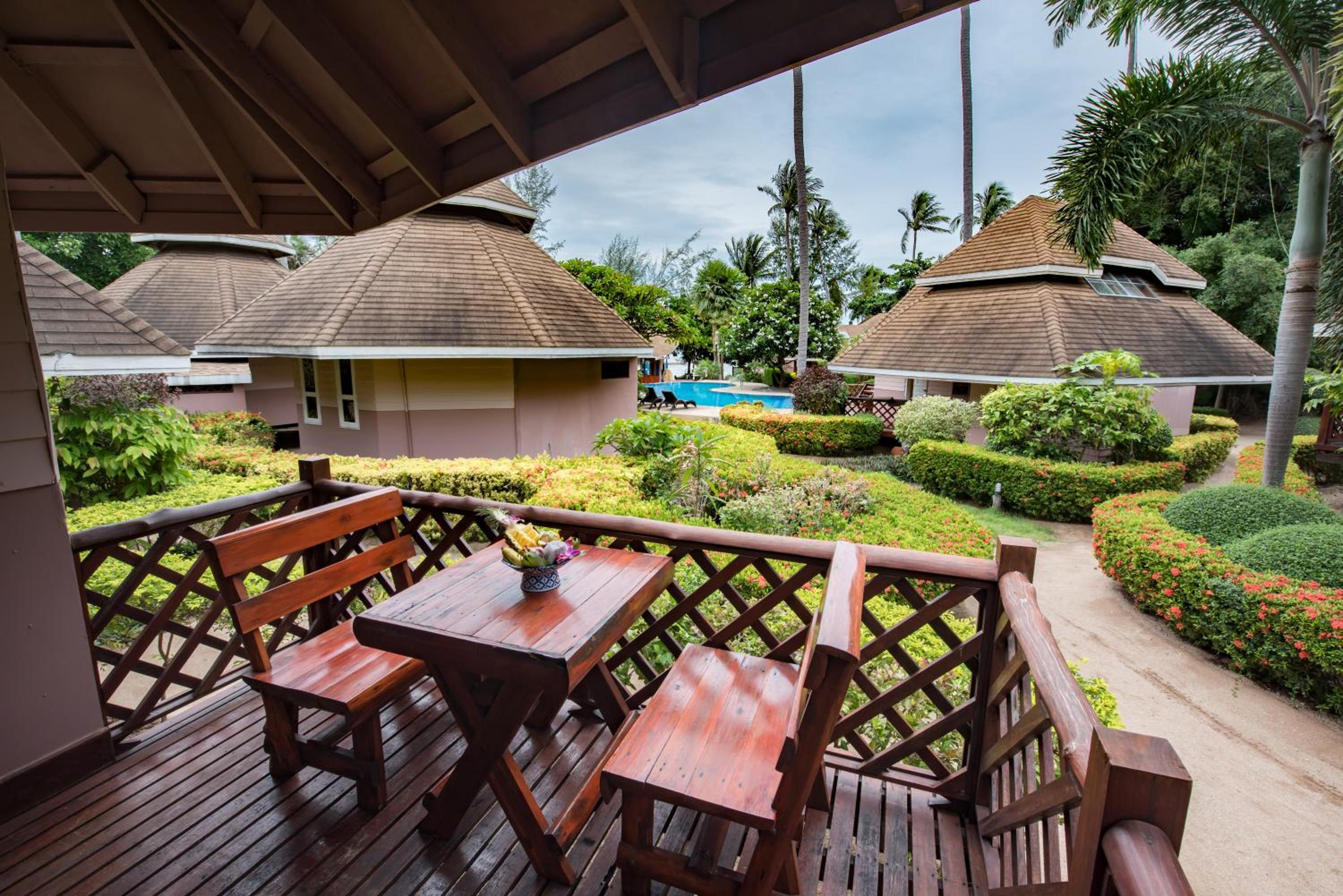 Deluxe Double or Twin Room with Pool View photo 2