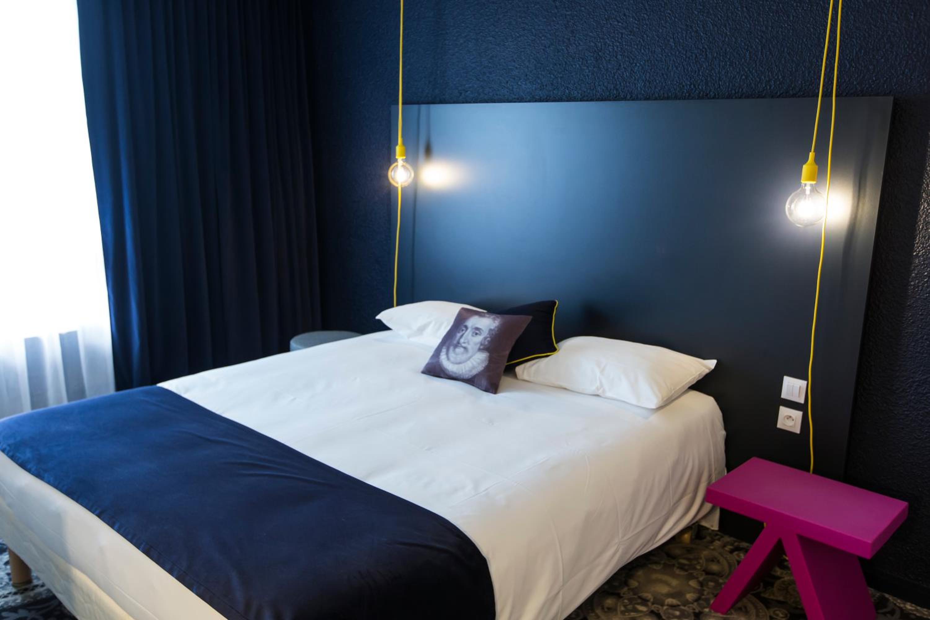 1 Double Bed - Superior Room - Photo 10