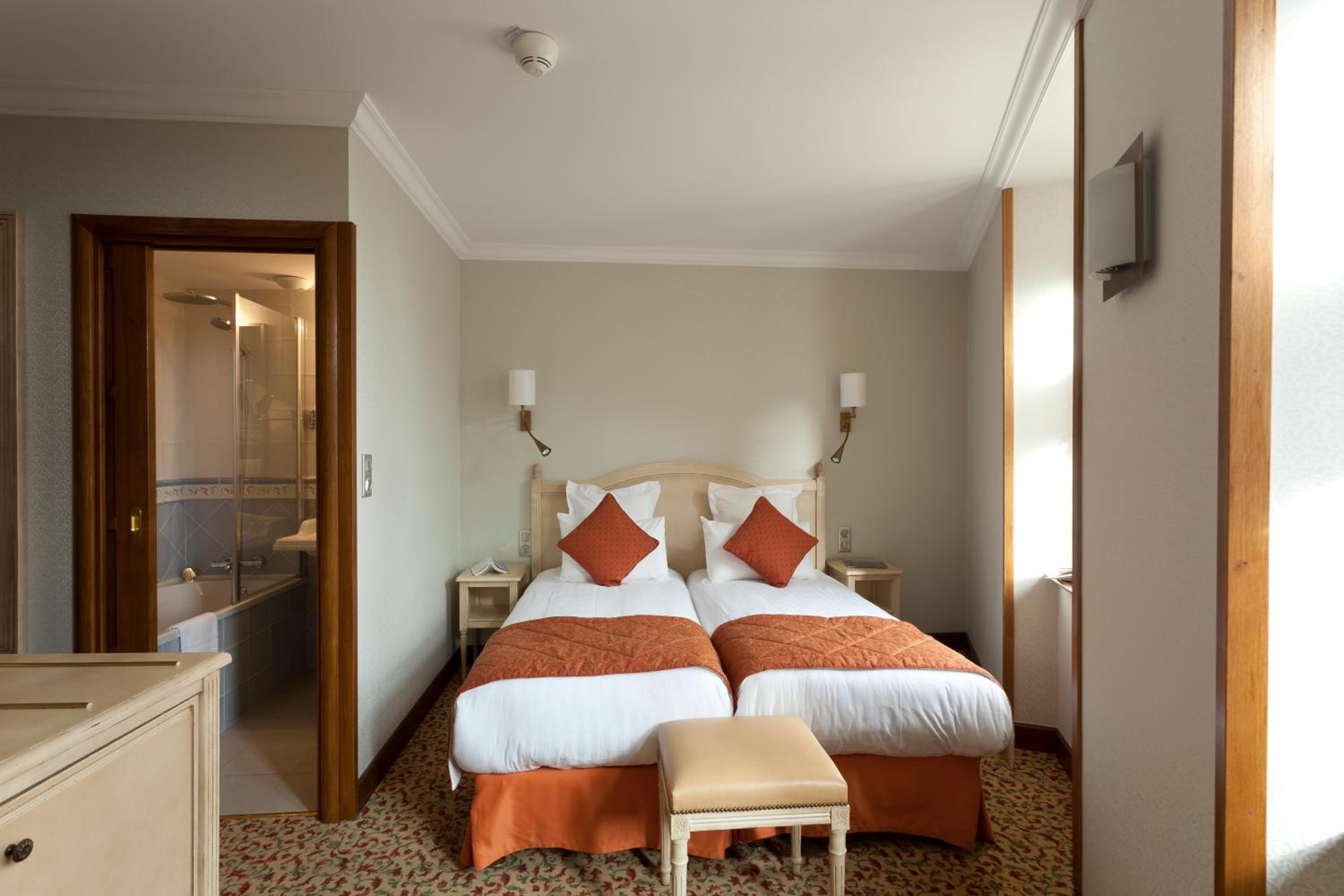 Twin Room - Photo 5
