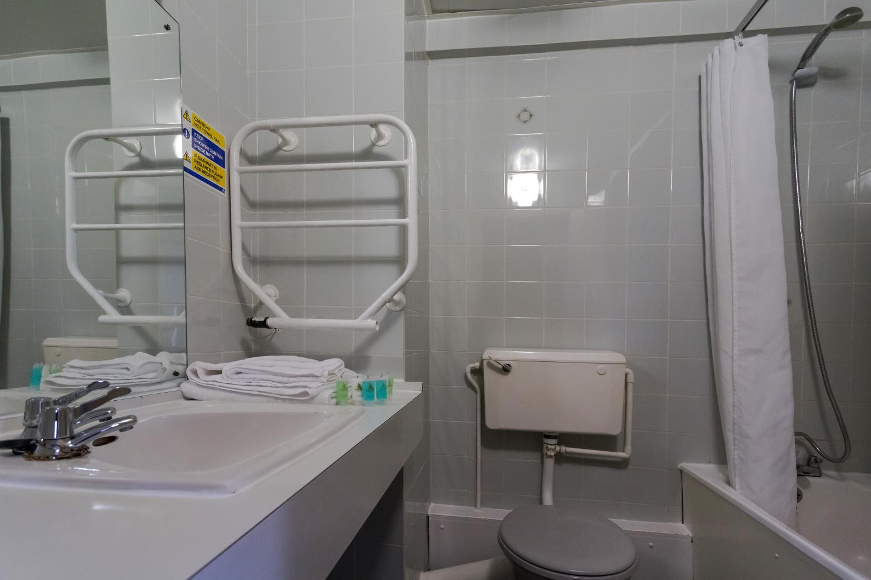 Standard Double Room - Photo 3