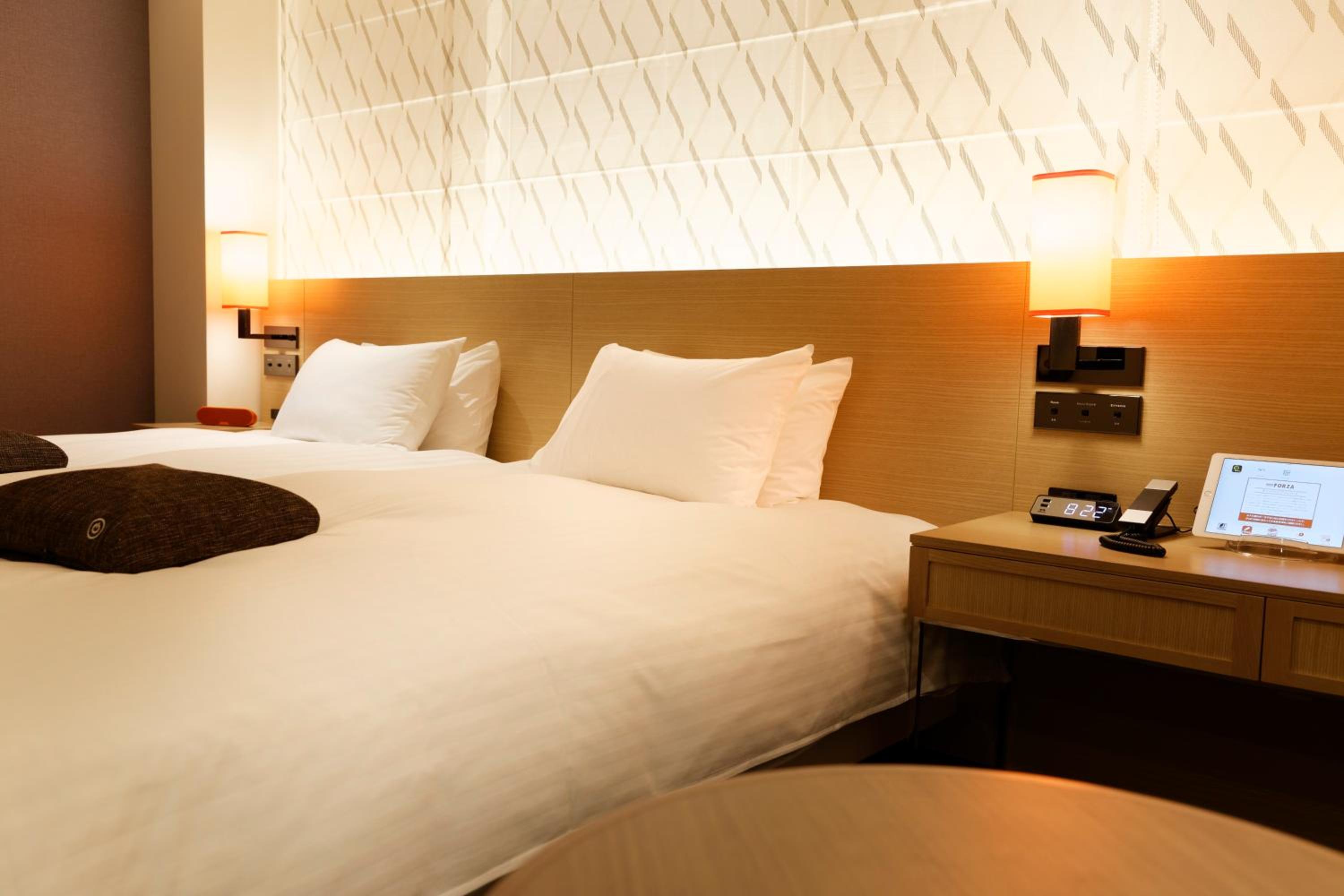 Twin Room - Non-Smoking - Photo 7