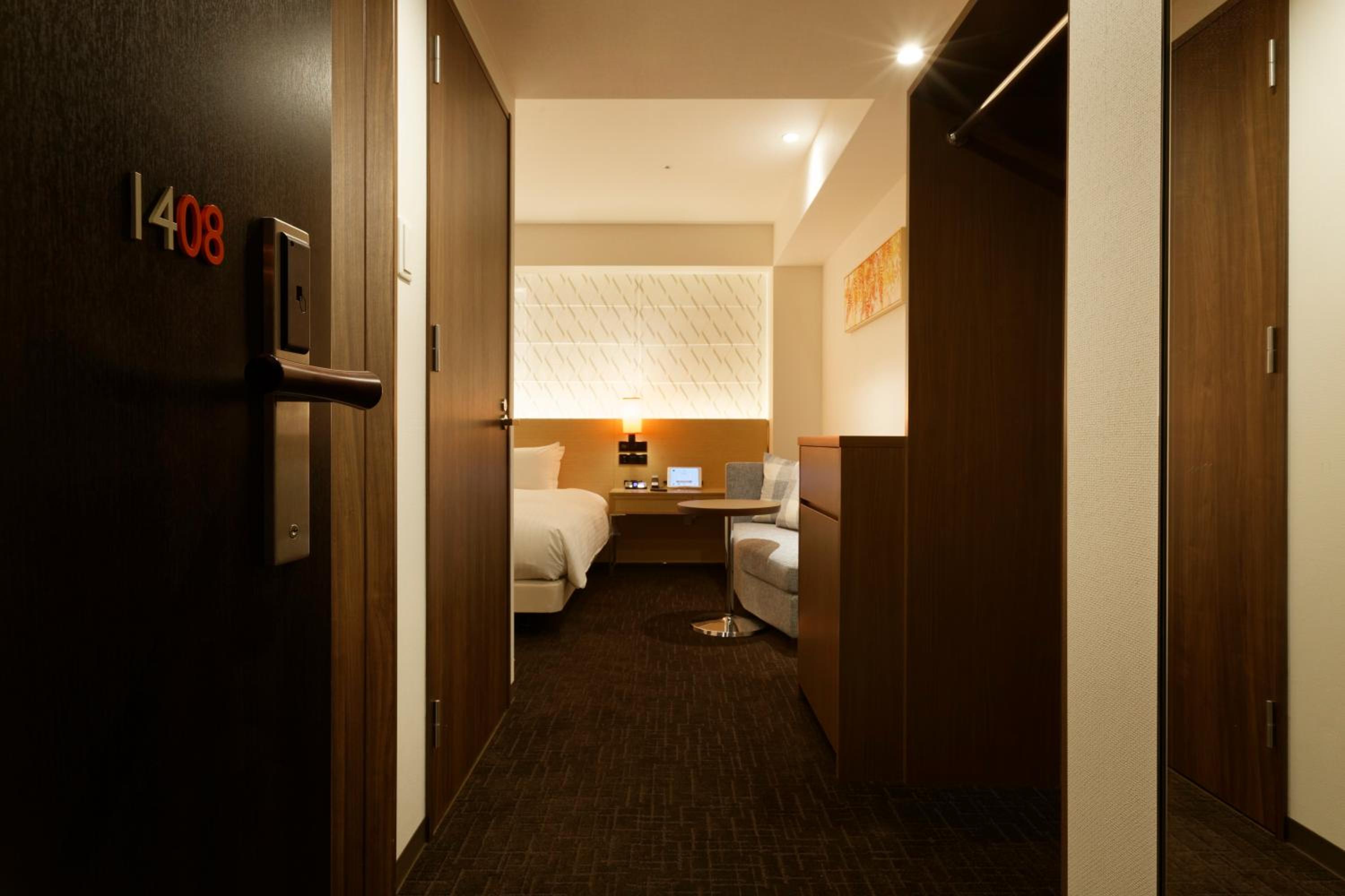 Twin Room - Non-Smoking - Photo 6