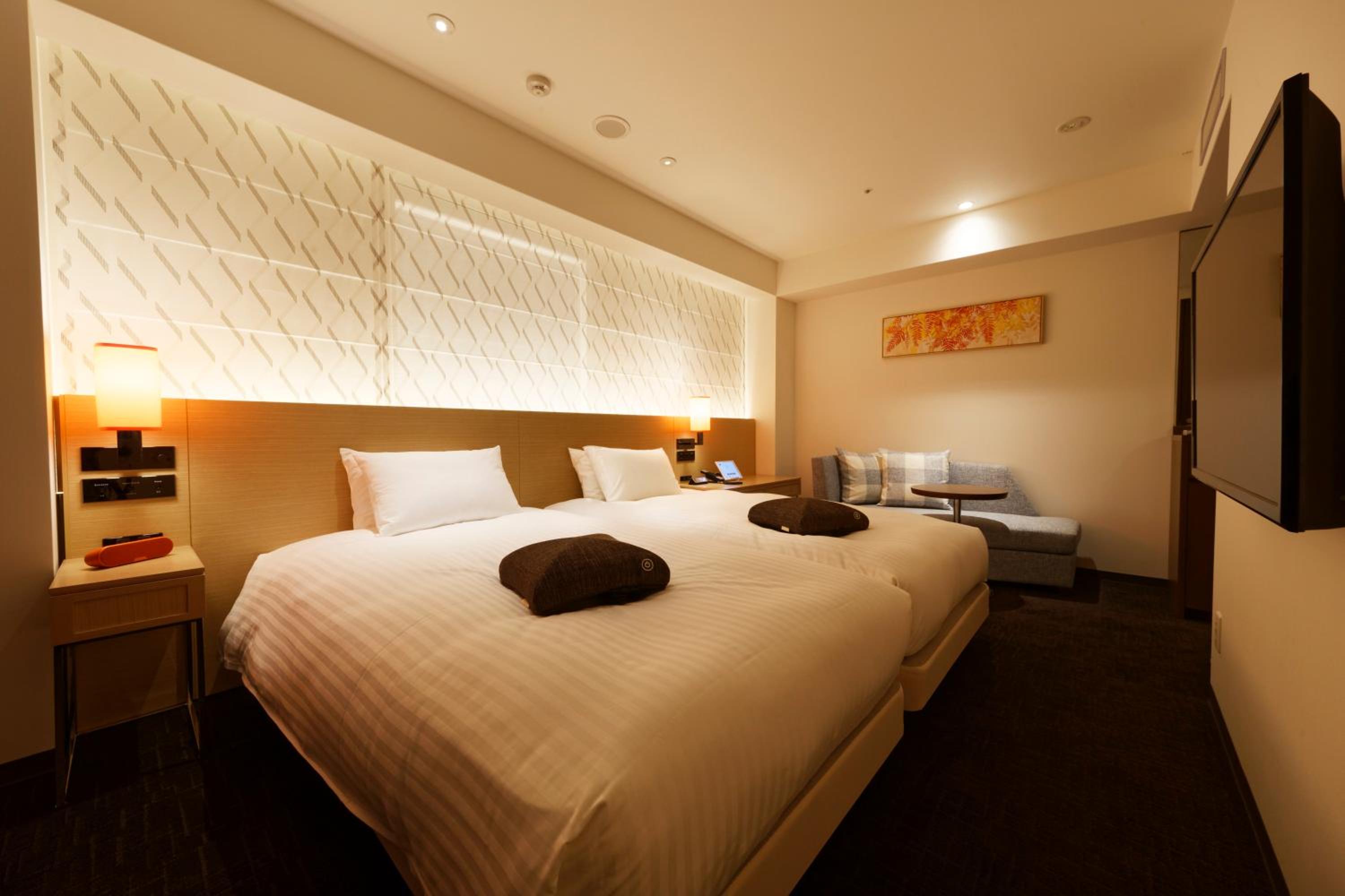 Twin Room - Non-Smoking - Photo 10