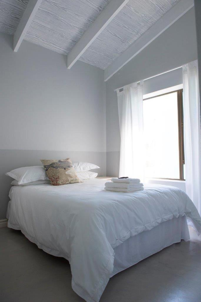 Three-Bedroom Apartment - Photo 2
