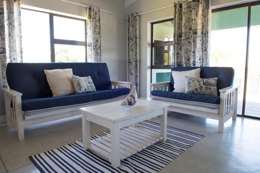 Three-Bedroom Apartment - Photo 6