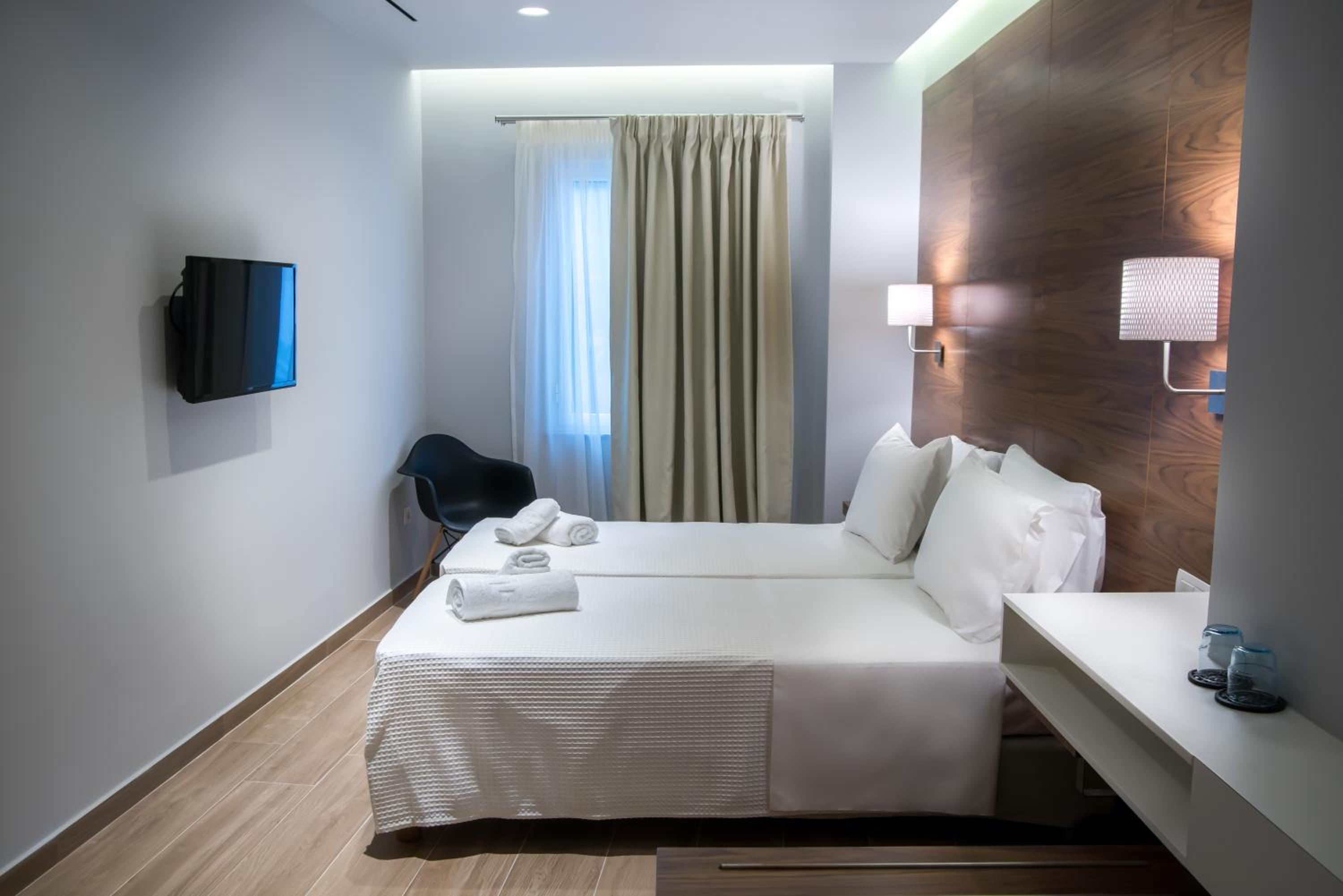 Deluxe Twin Room photo 3