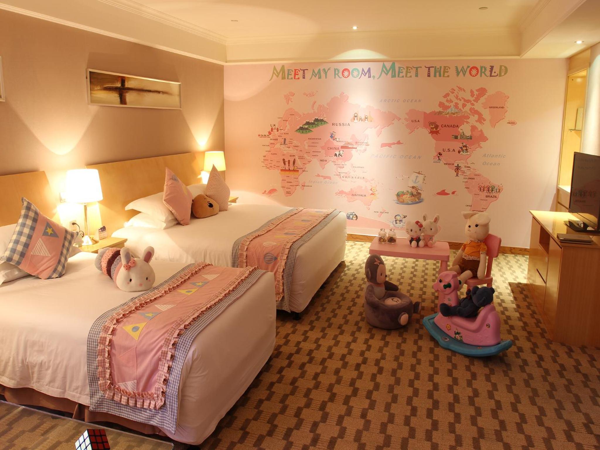 Family Twin Room - Photo 1