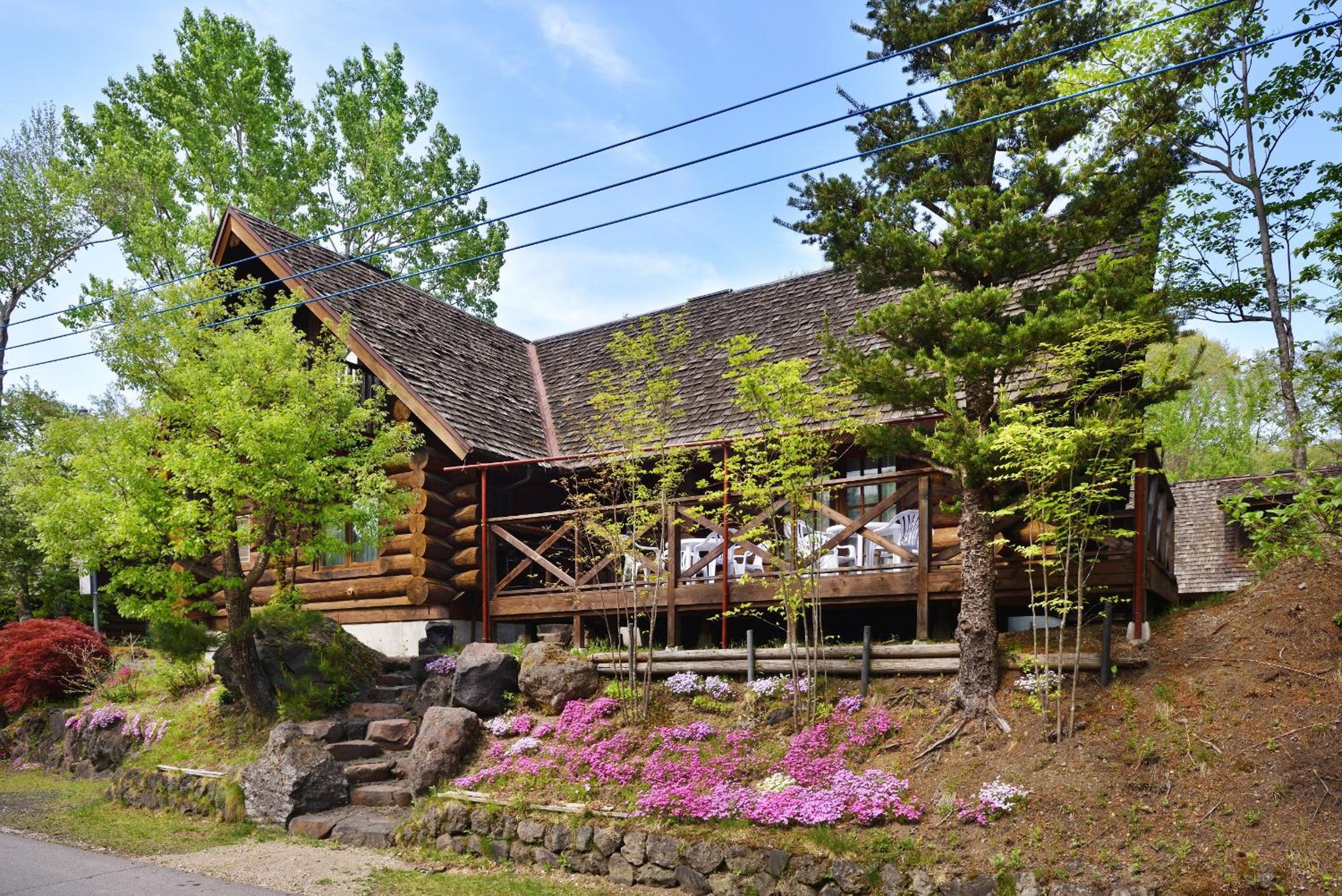 Deluxe Log House - Photo 5