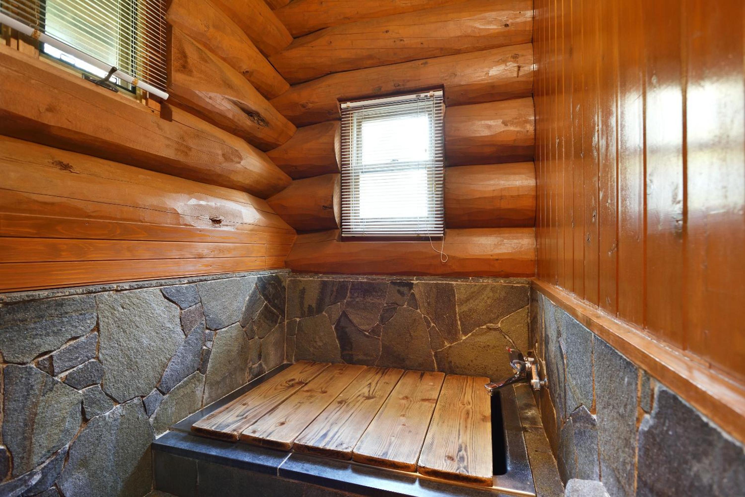 Deluxe Log House - Photo 9