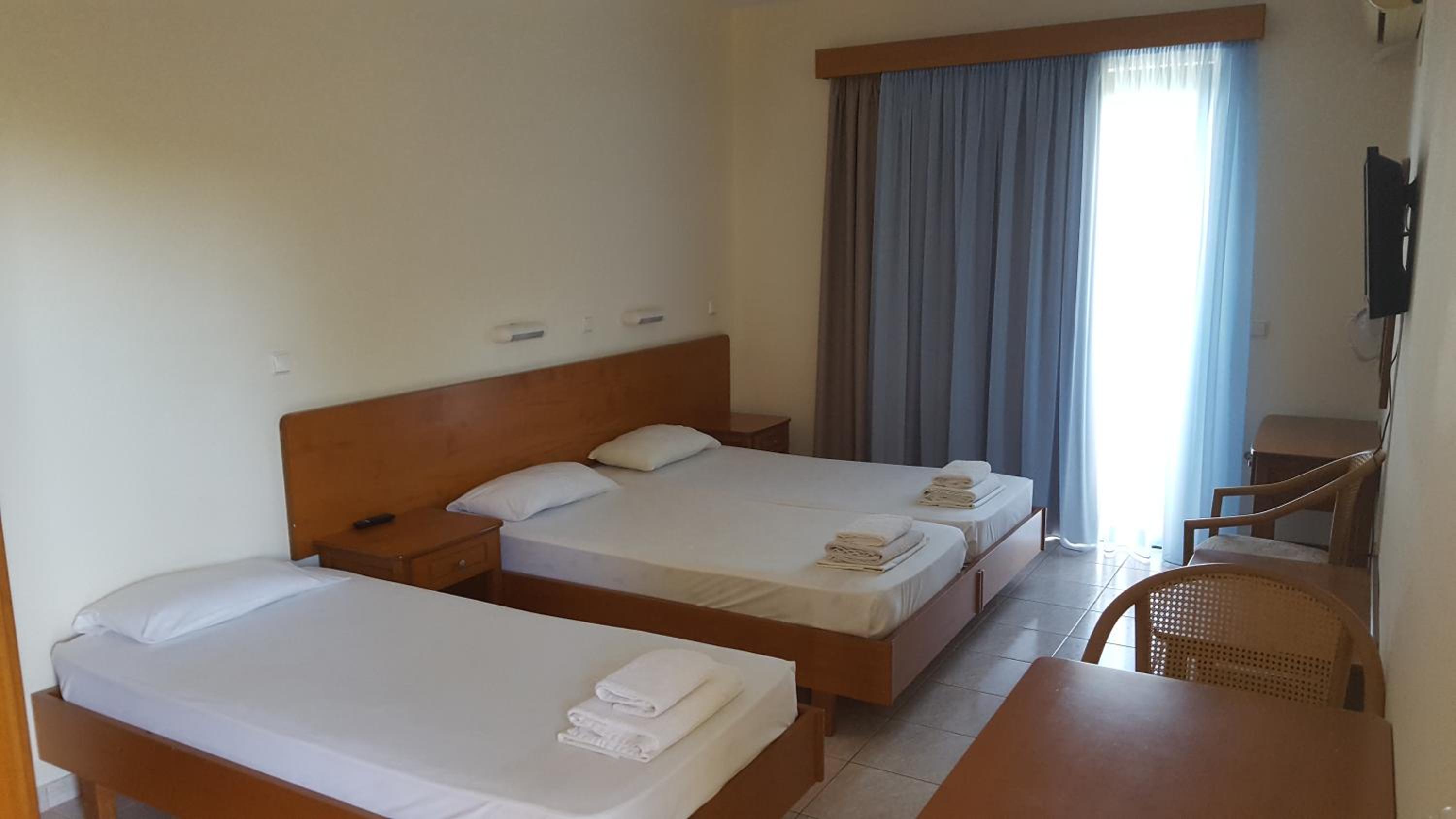 Studio (3 Adults)