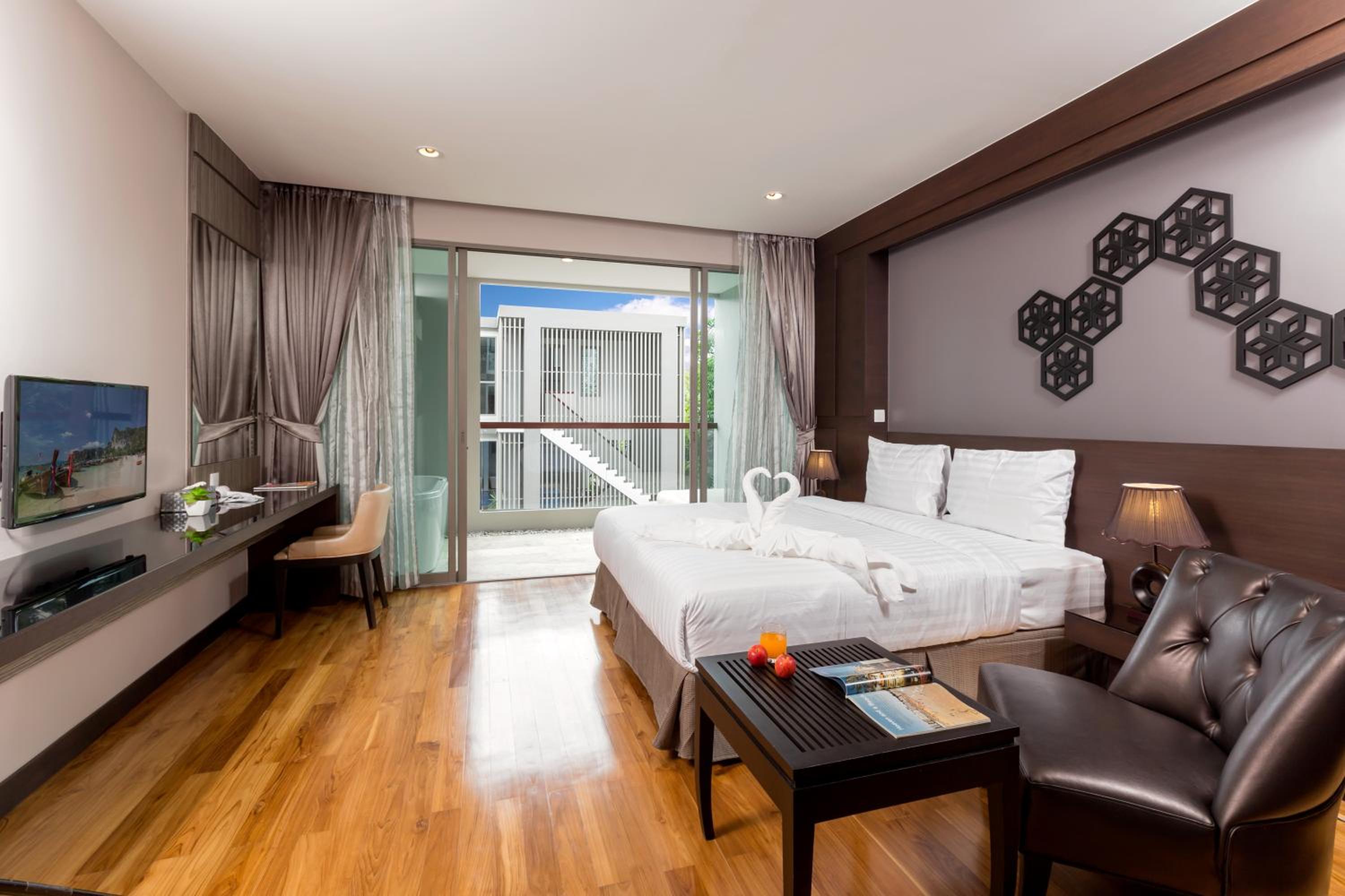 Superior Room with Spa Bath - Photo 8