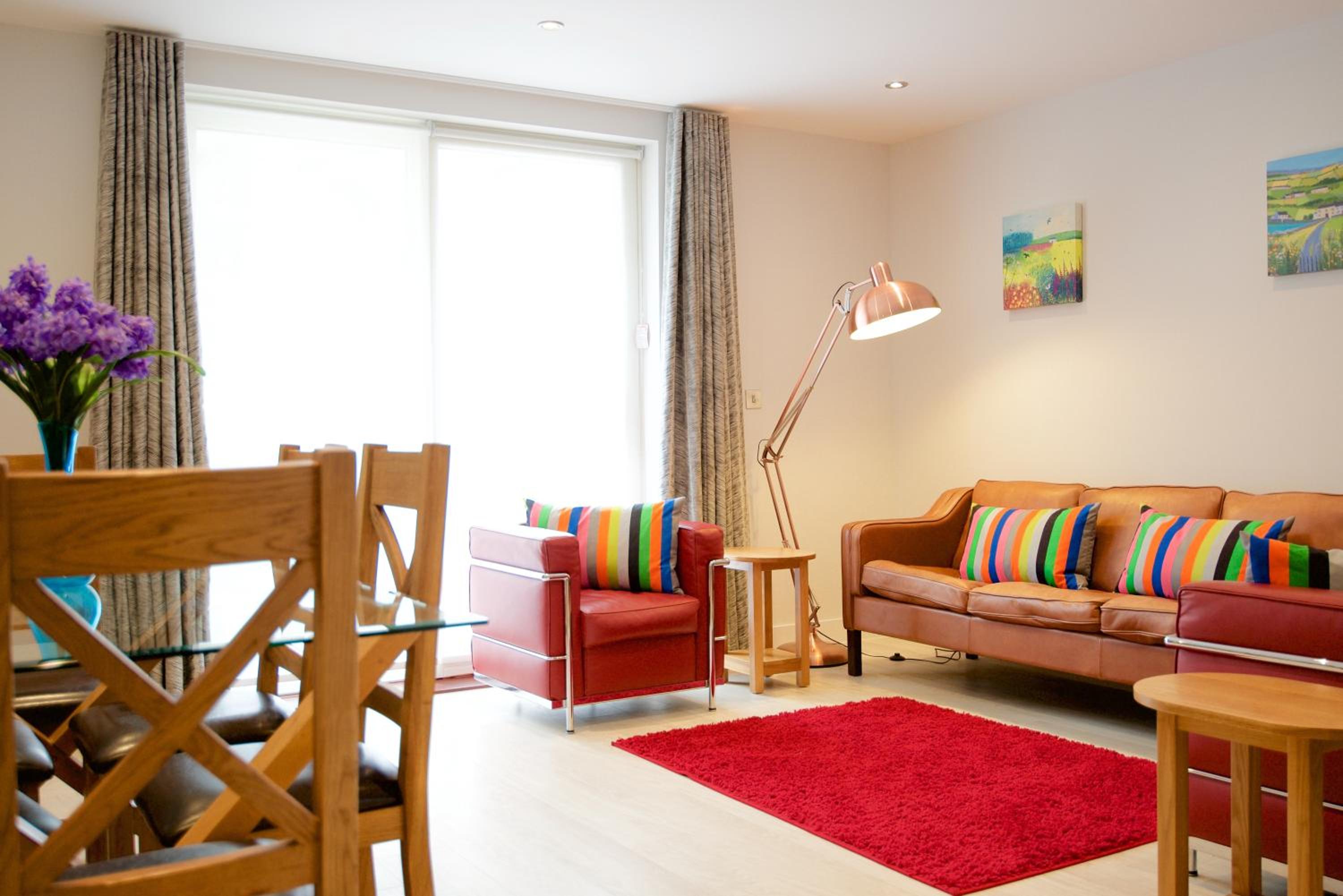One-Bedroom Apartment photo 3
