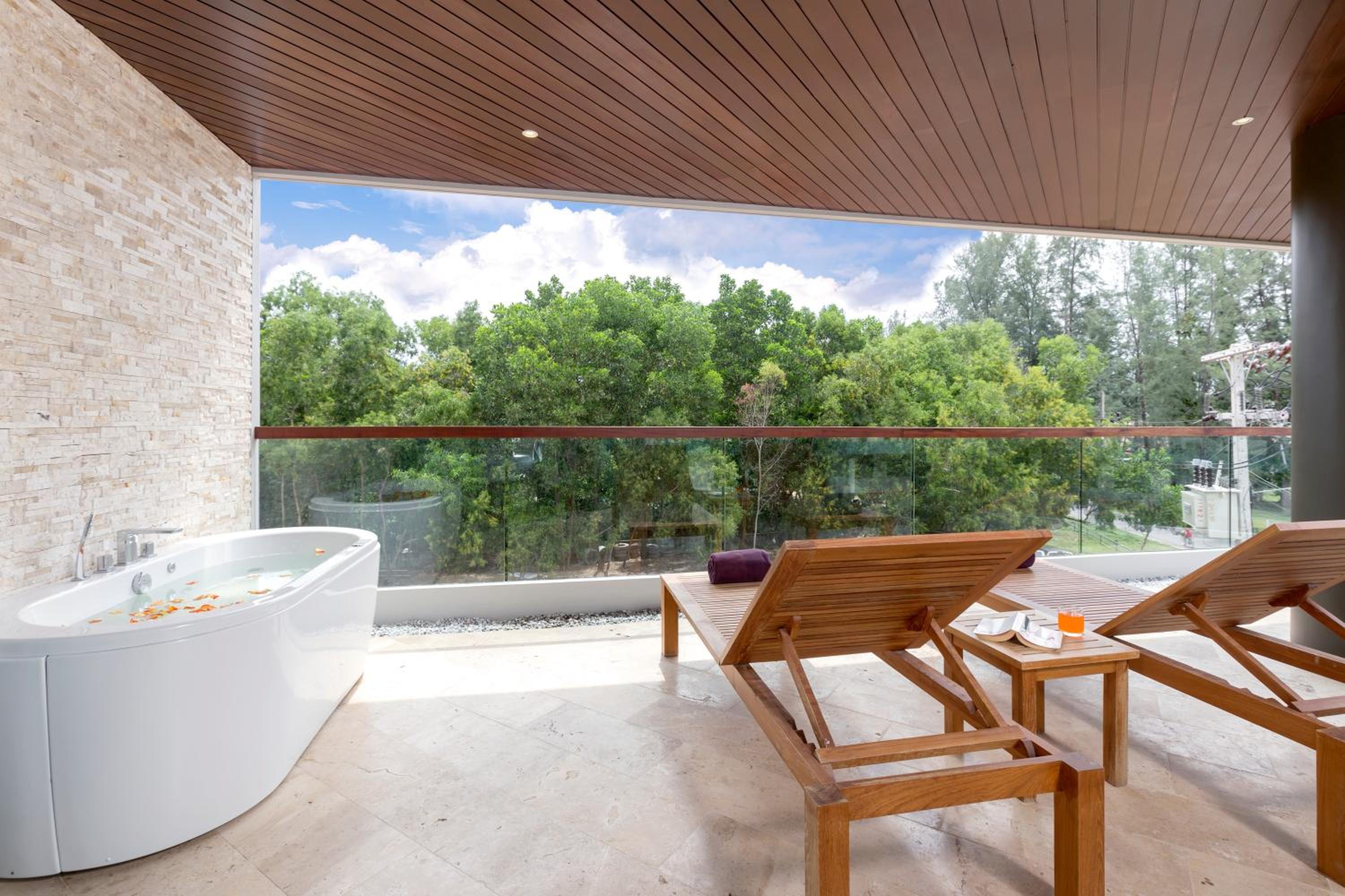 Deluxe Family Two-Bedroom With Spa Bath - Photo 2