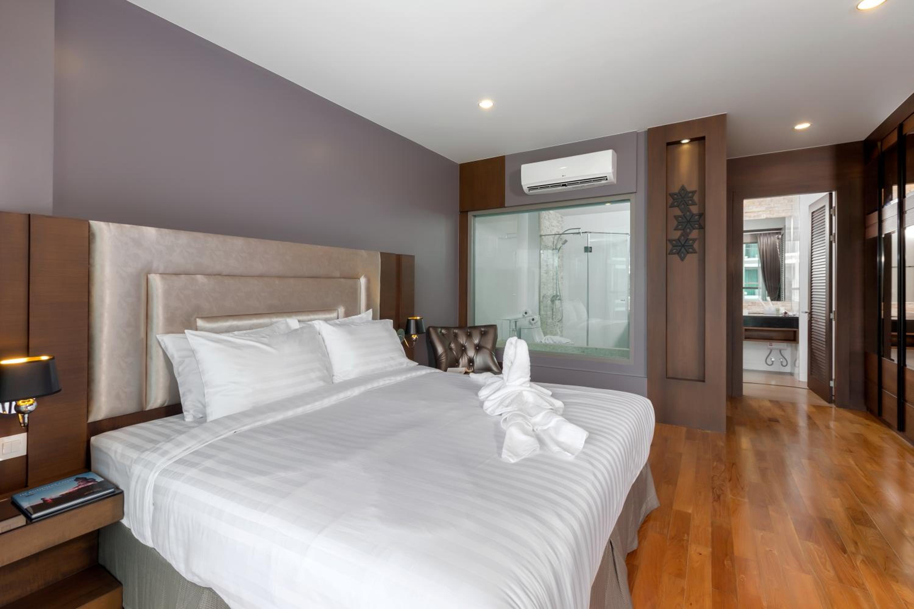 One-Bedroom with Spa Bath - Photo 2