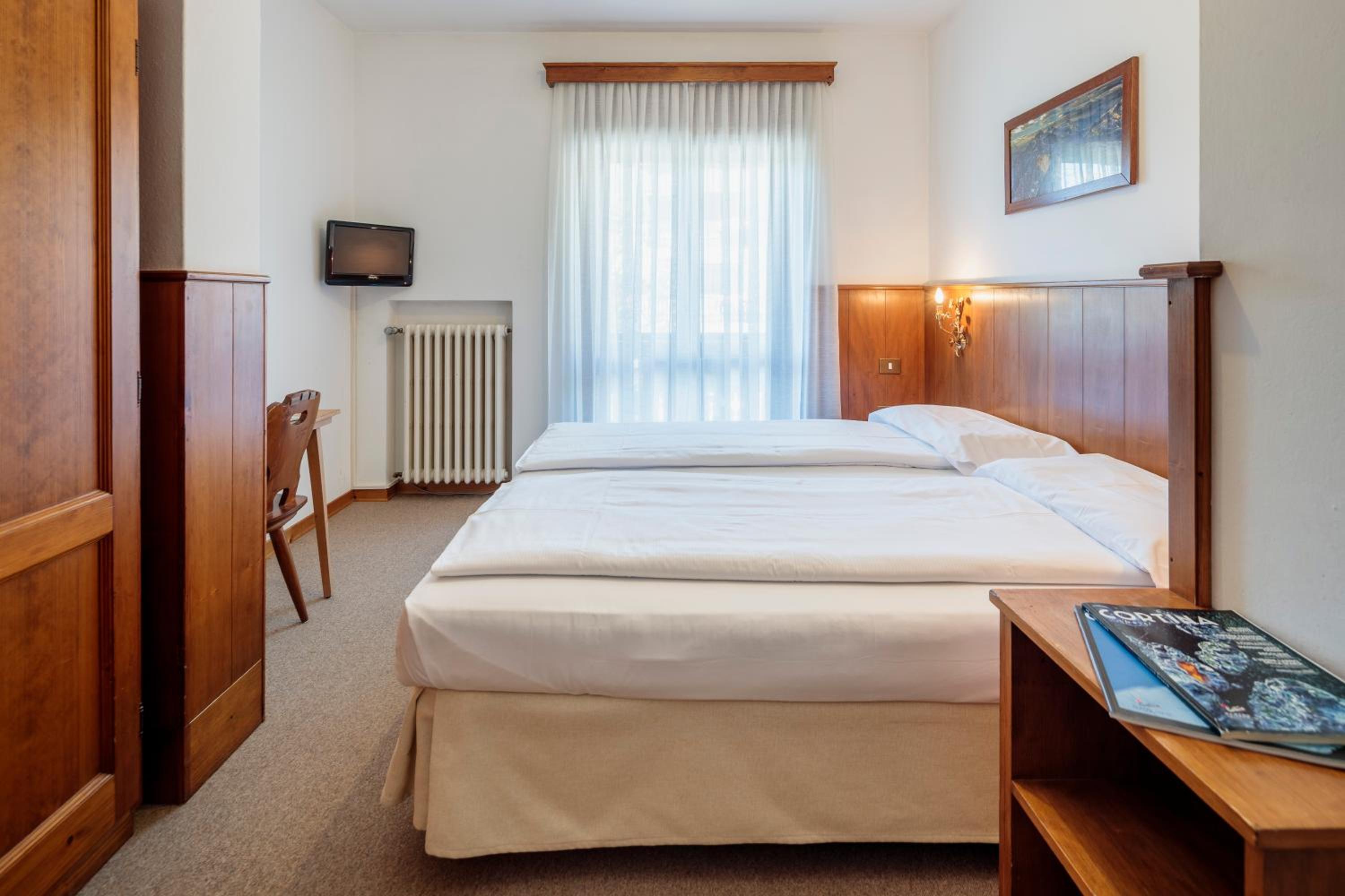 Double or Twin Room photo 3