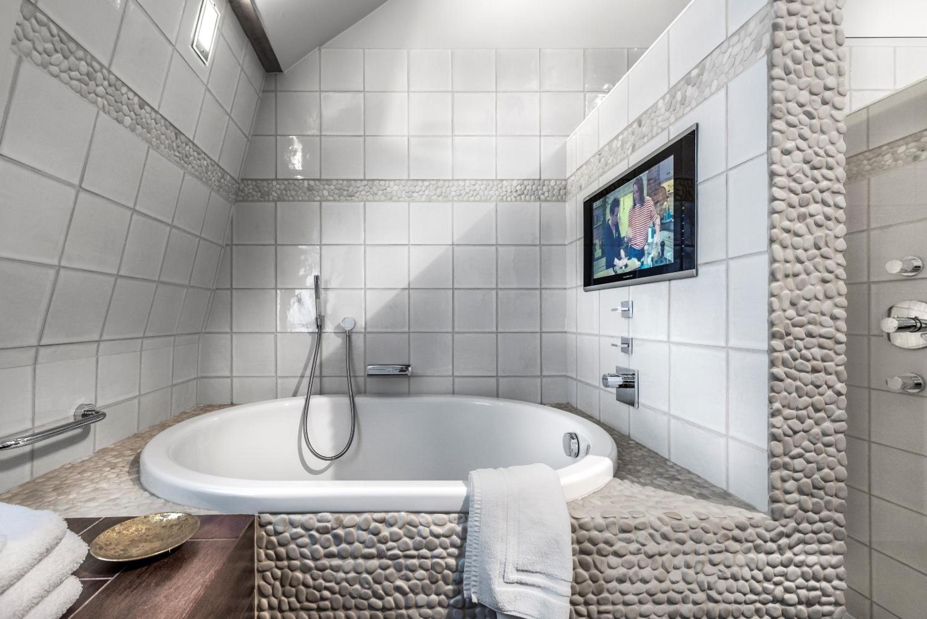 Deluxe Double or Twin Room photo 3