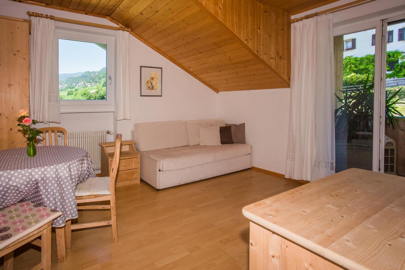 Apartment with Balcony - Photo 34