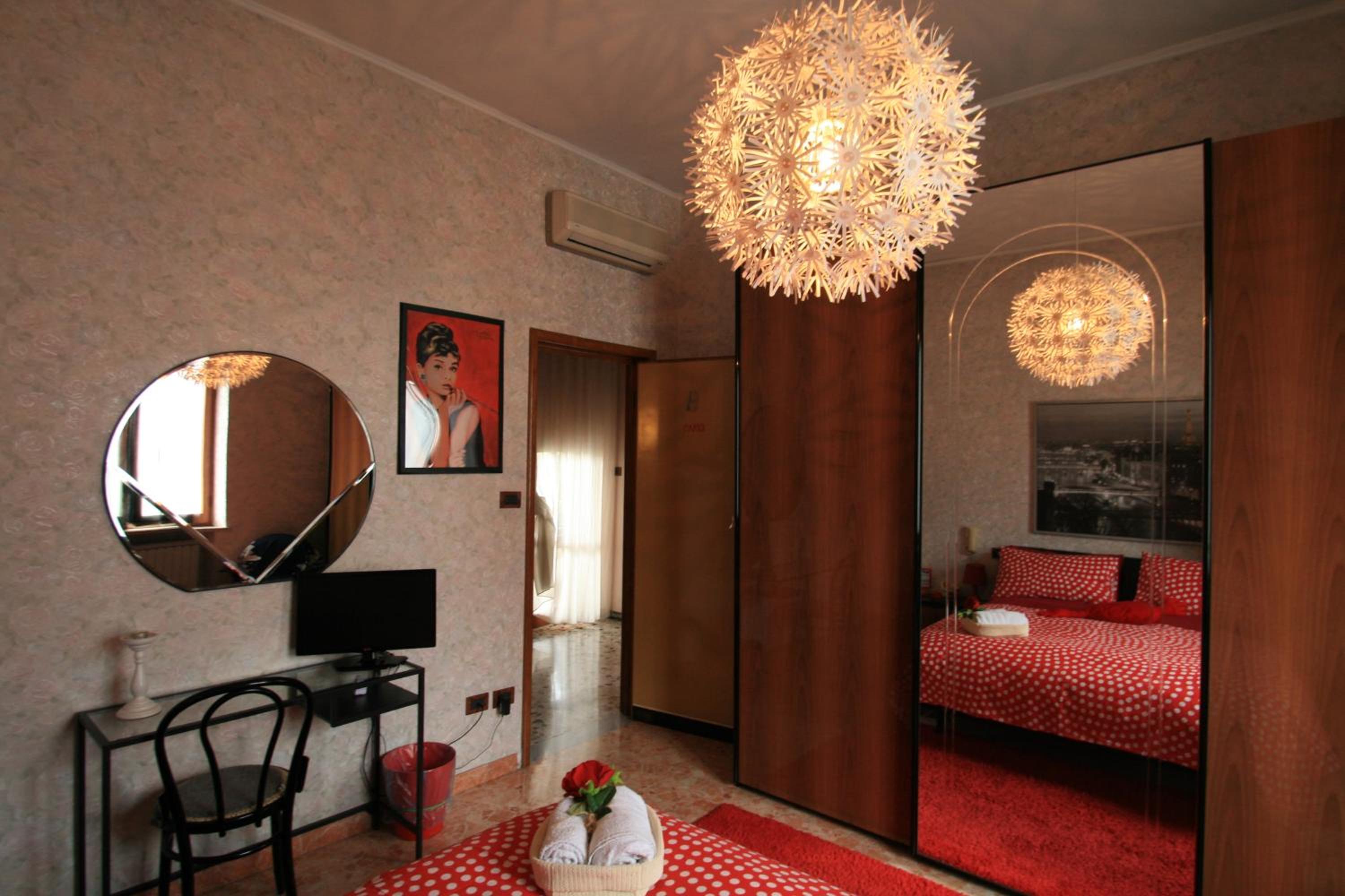 Standard Double Room with Shared Bathroom photo 3