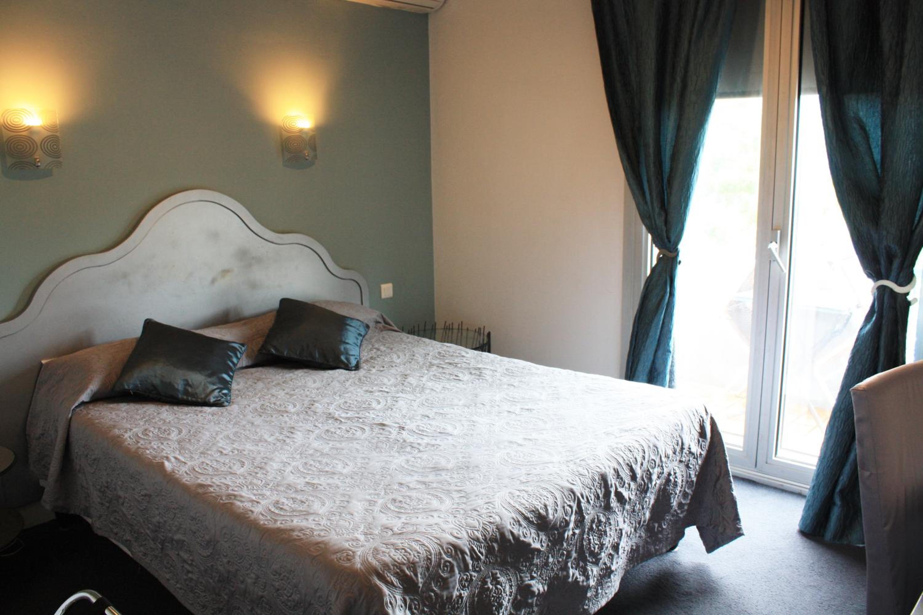 Standard Double/Twin Room photo 1