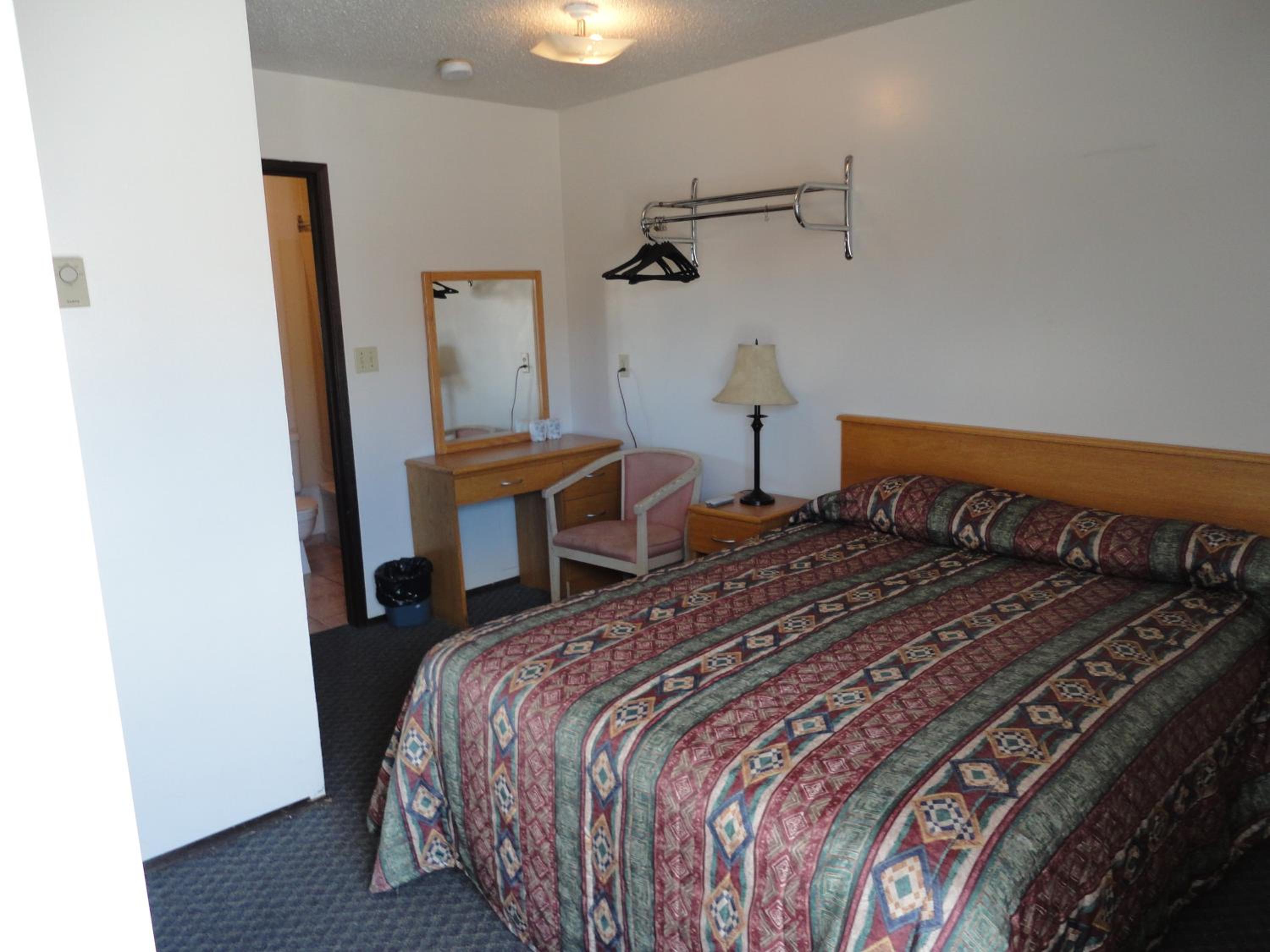 Queen Room photo 1