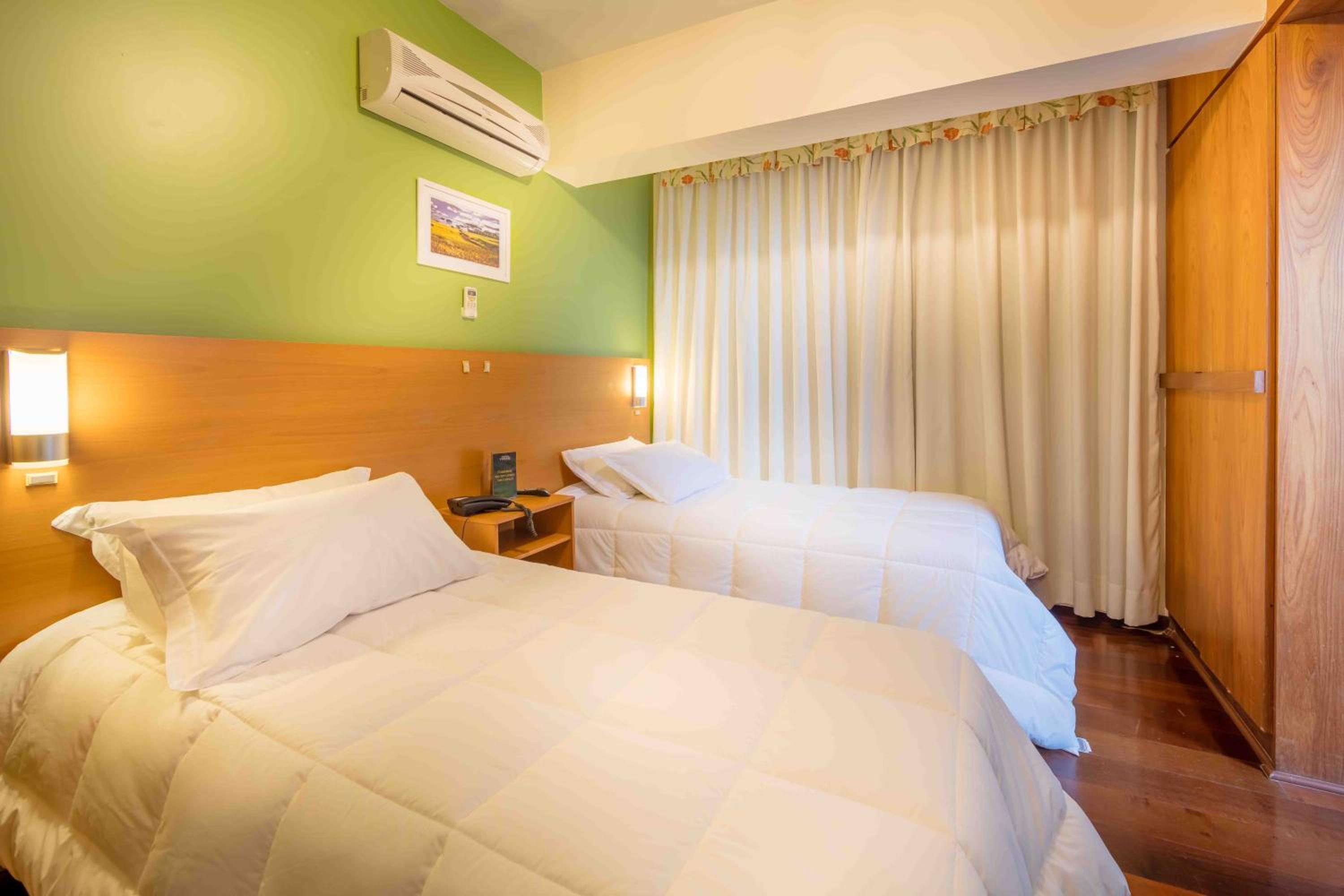 Standard Twin Room photo 2