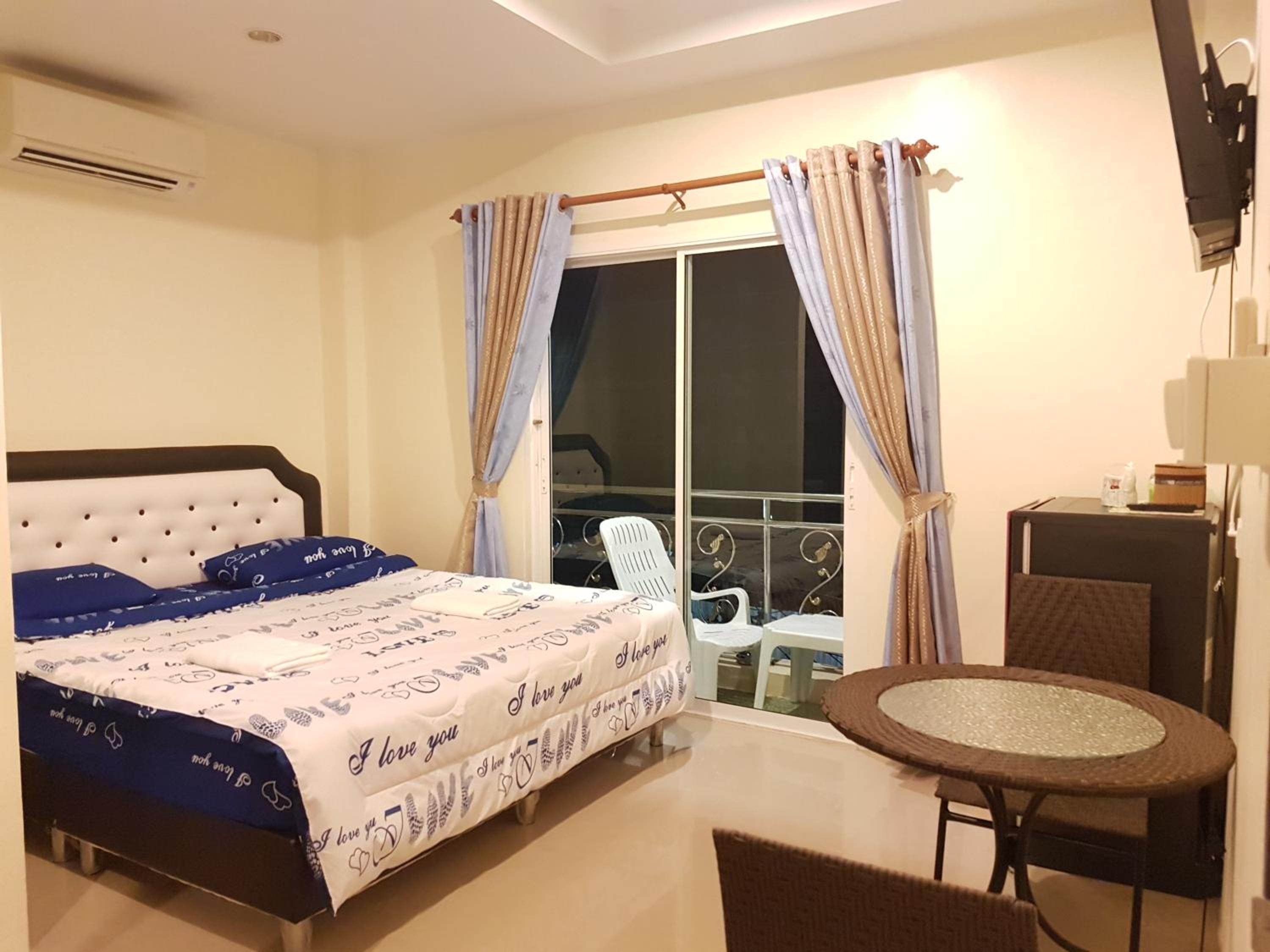 King Room with Balcony - Photo 1