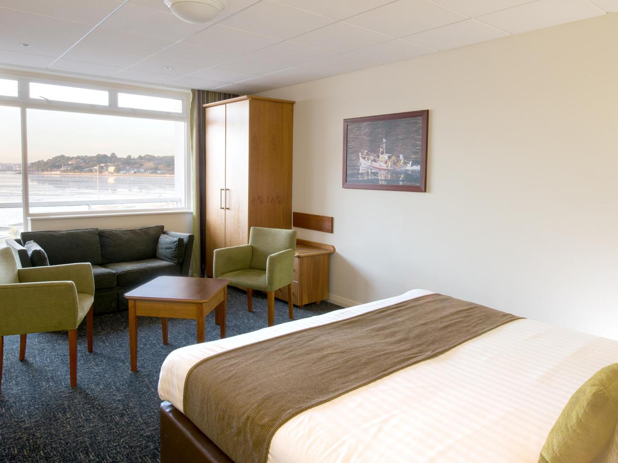 Double Room with Harbor View - Photo 7