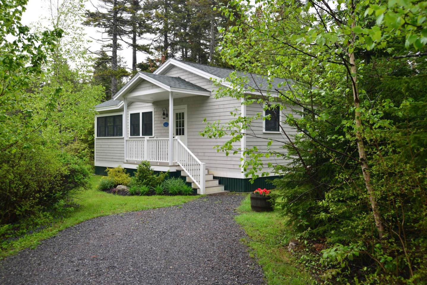 Two-Bedroom Cottage photo 2