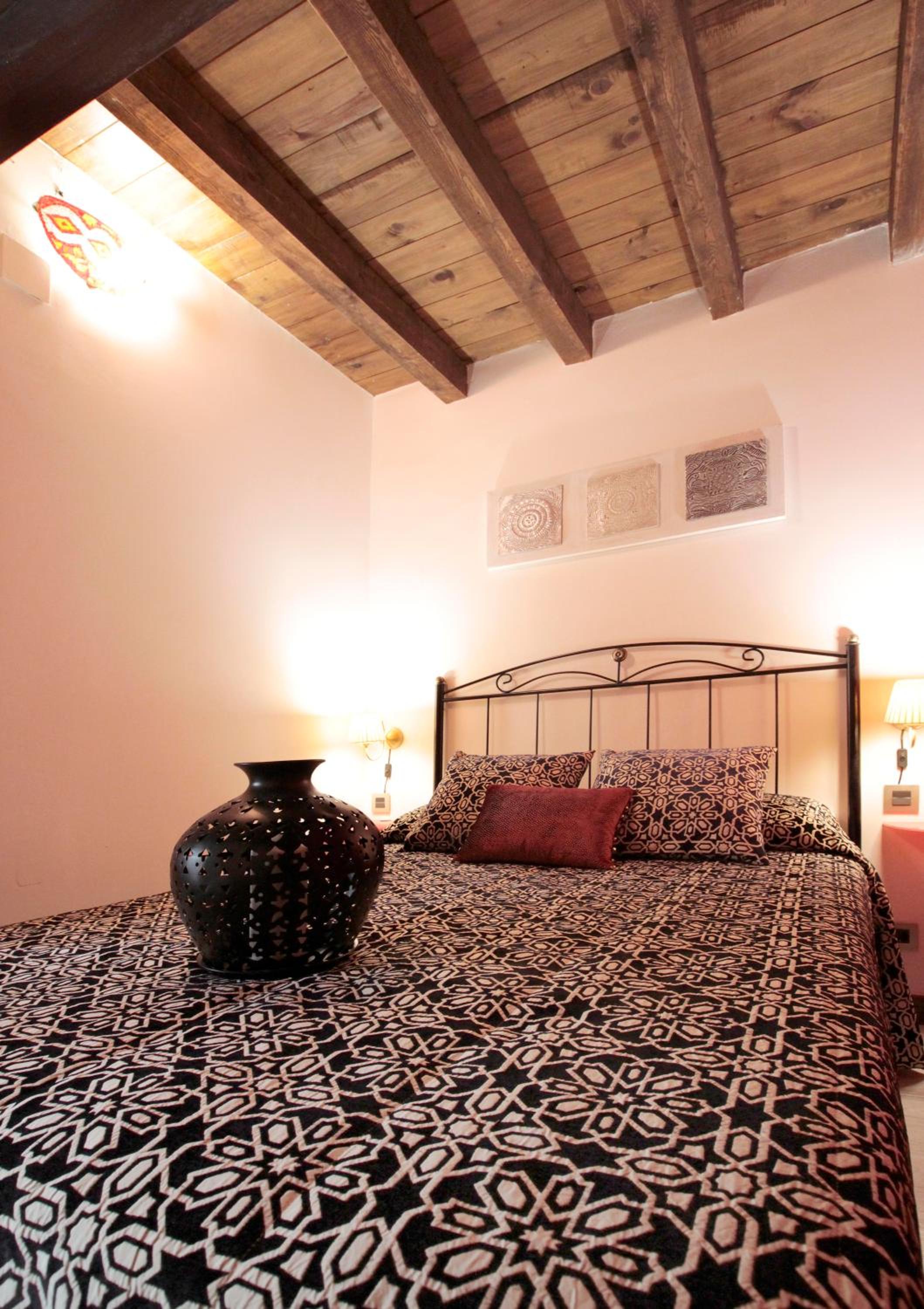 One-Bedroom Apartment - Photo 6