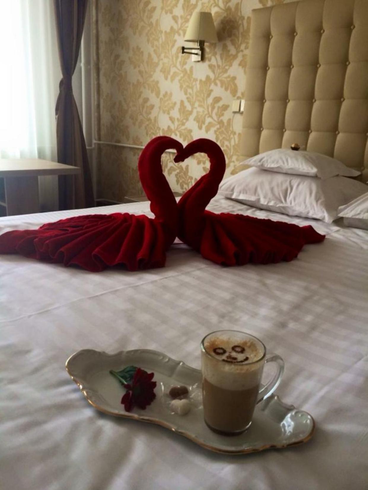 Double or Twin Room - Photo 9