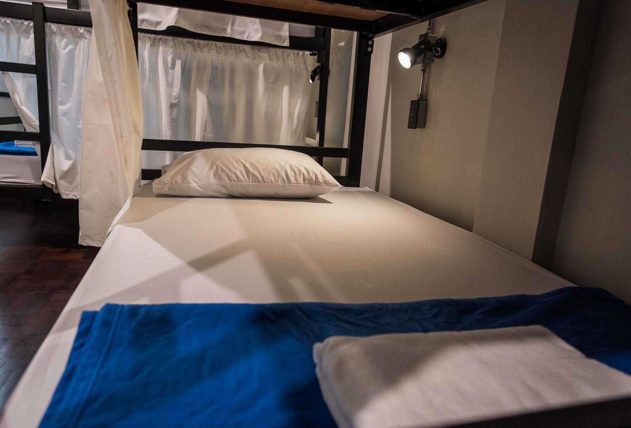 Single Bed in Male Dormitory Room photo 1