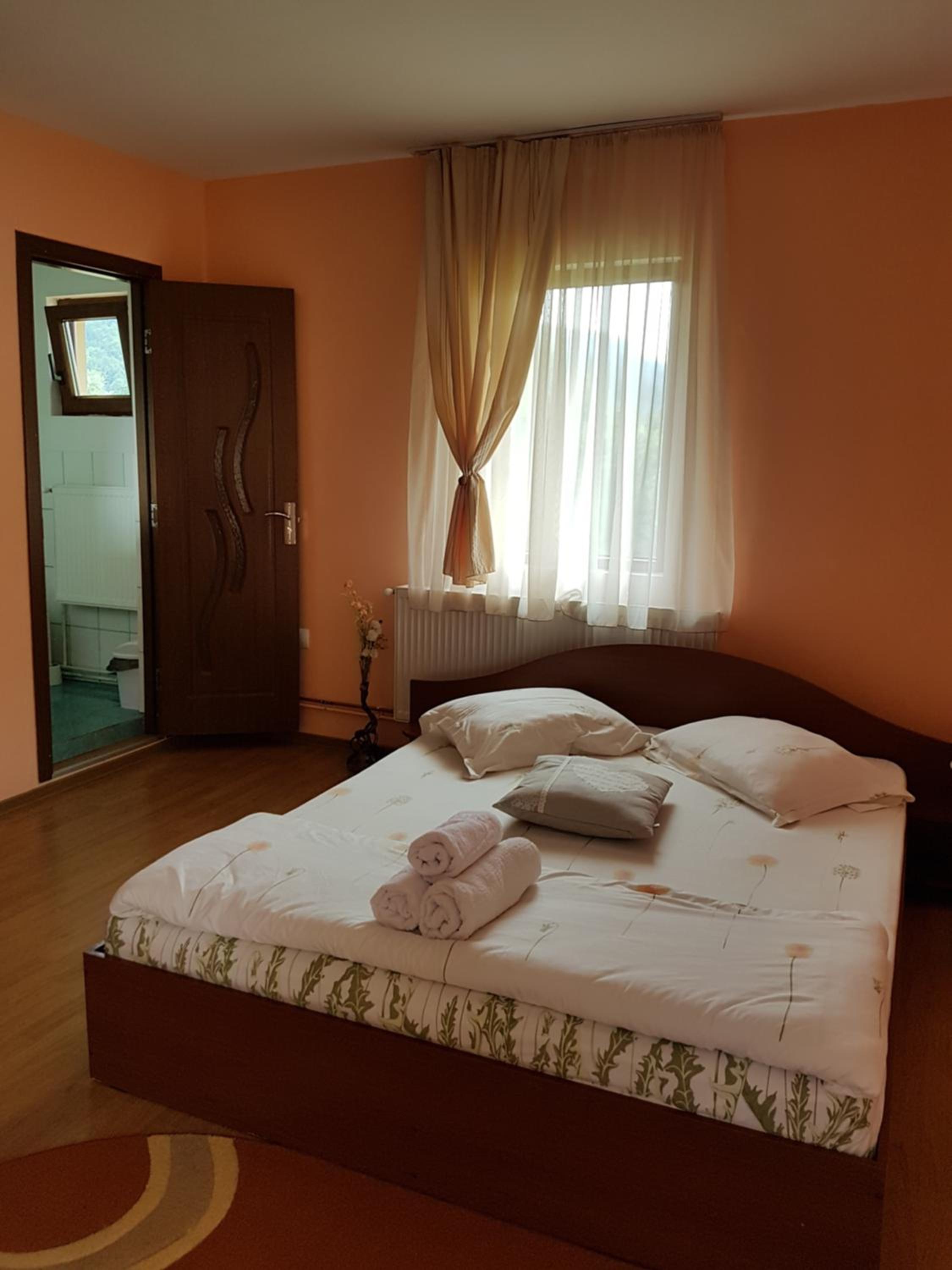 Double Room - Photo 2