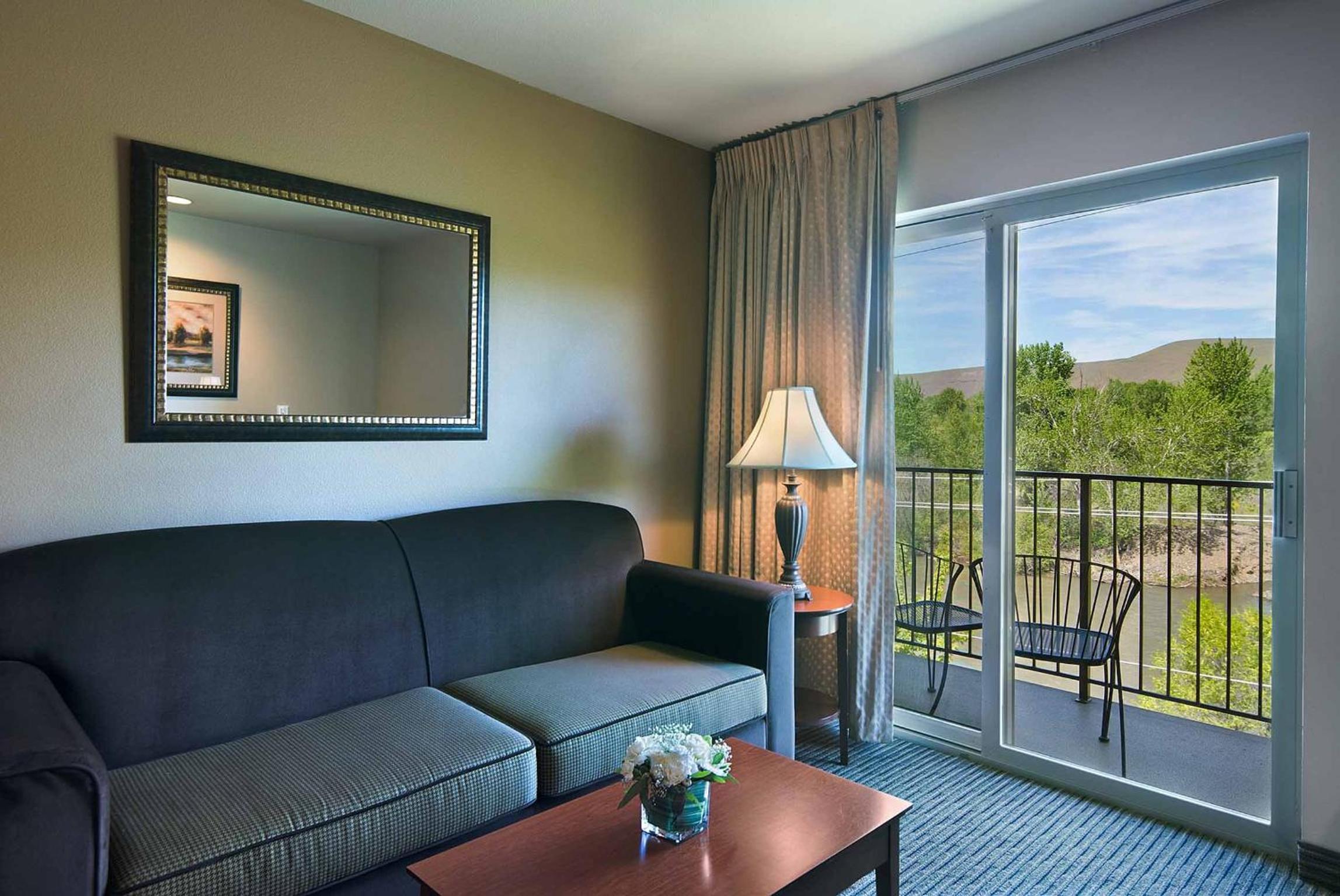 River View 2 Queen Suite - Photo 1