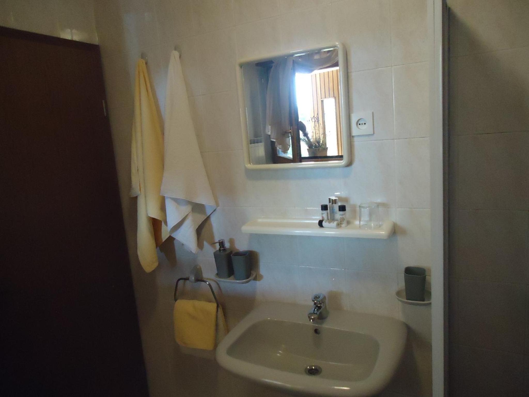 Triple Room with Private Bathroom photo 3