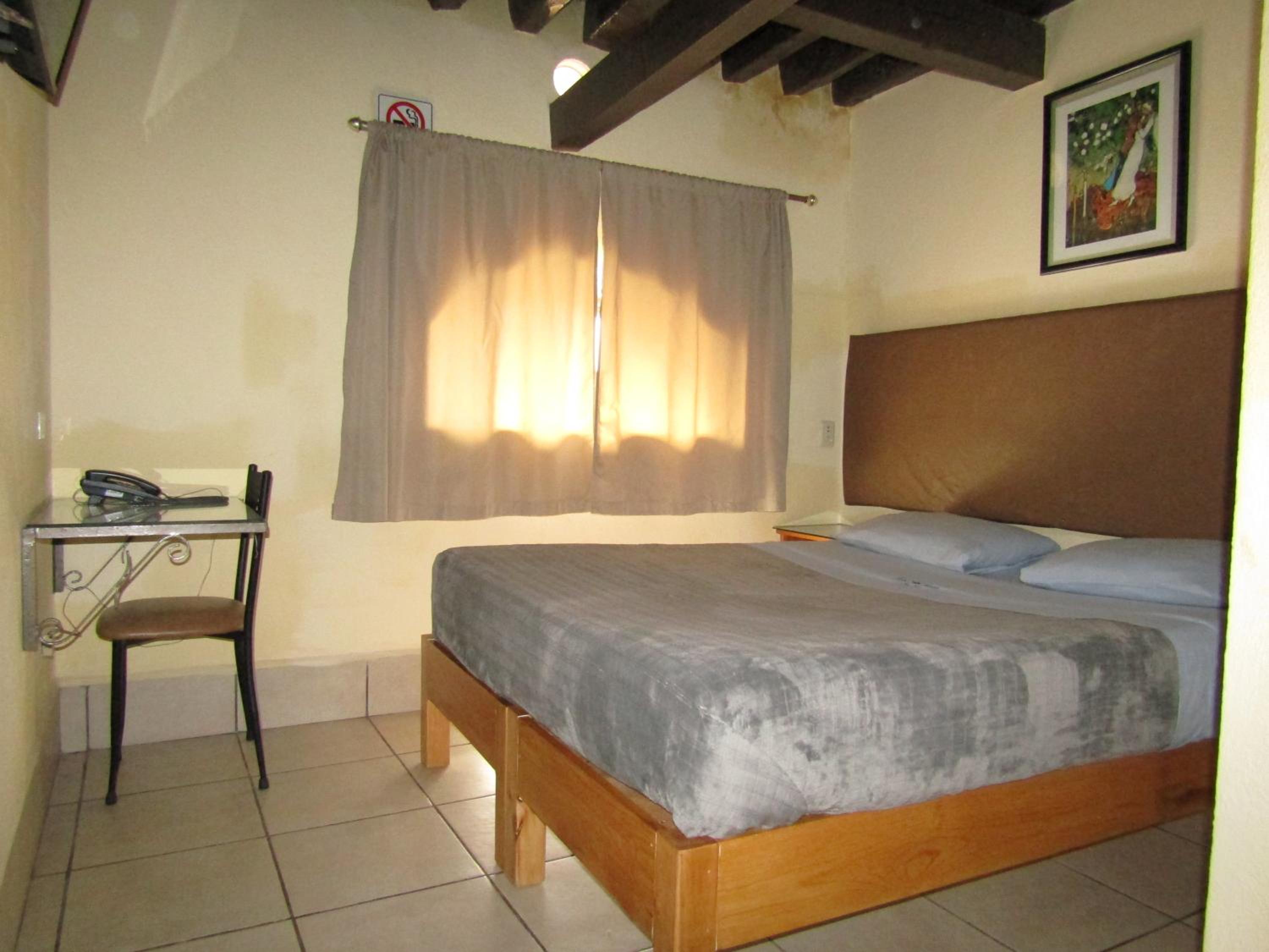 Deluxe Room (2 Adults + 1 Child)