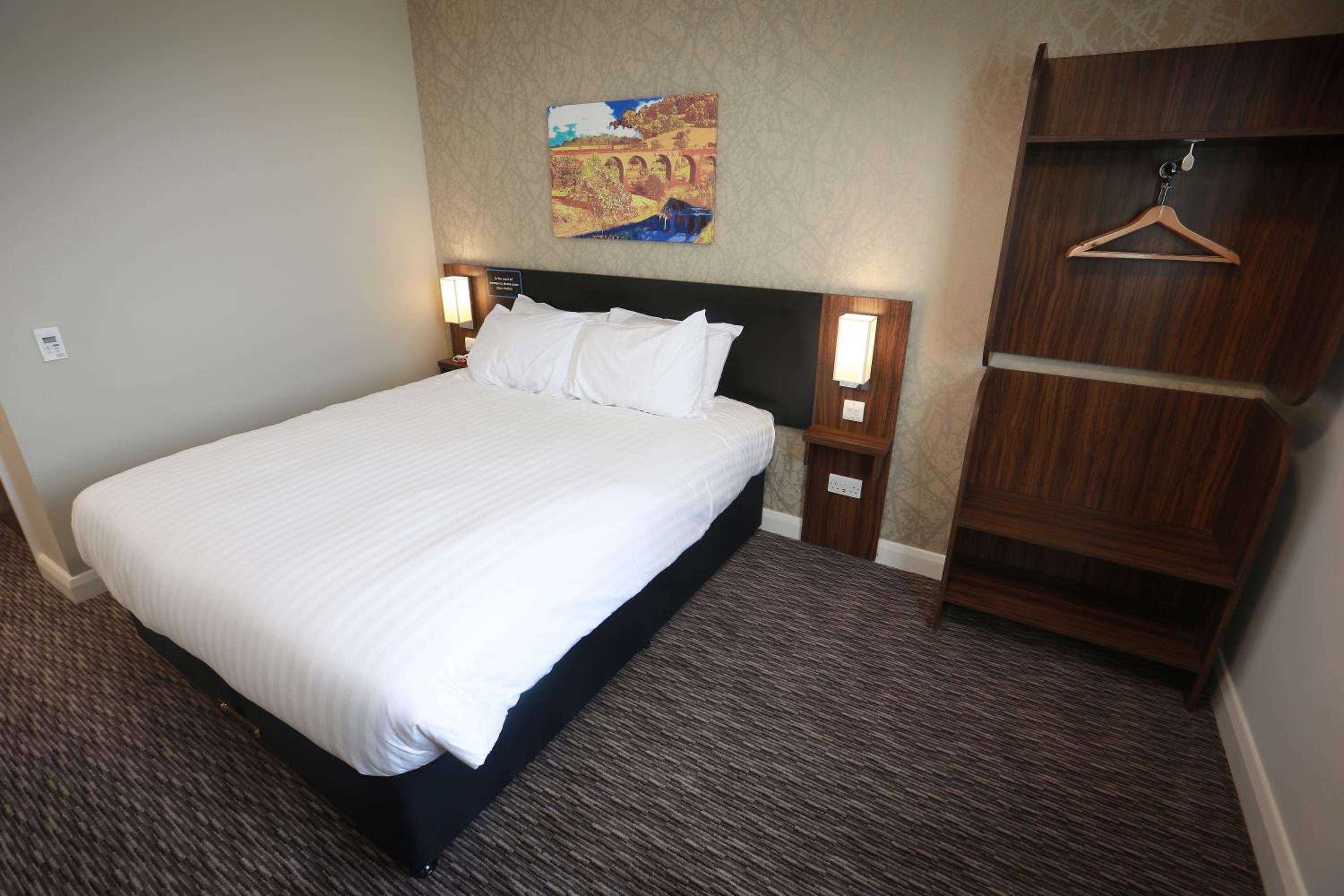Twin Room - Disability Access photo 1