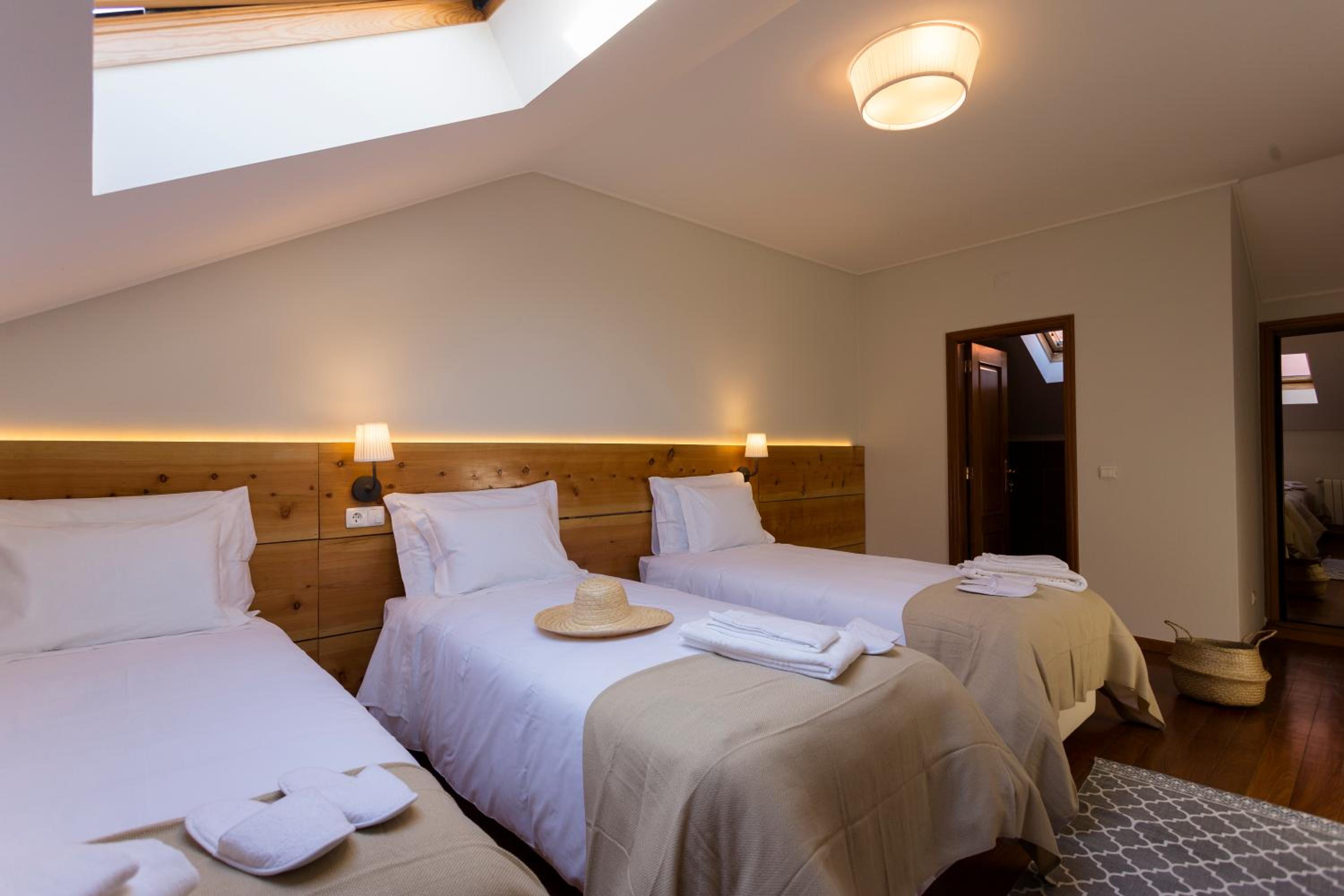 Triple Room with Private Bathroom photo 3