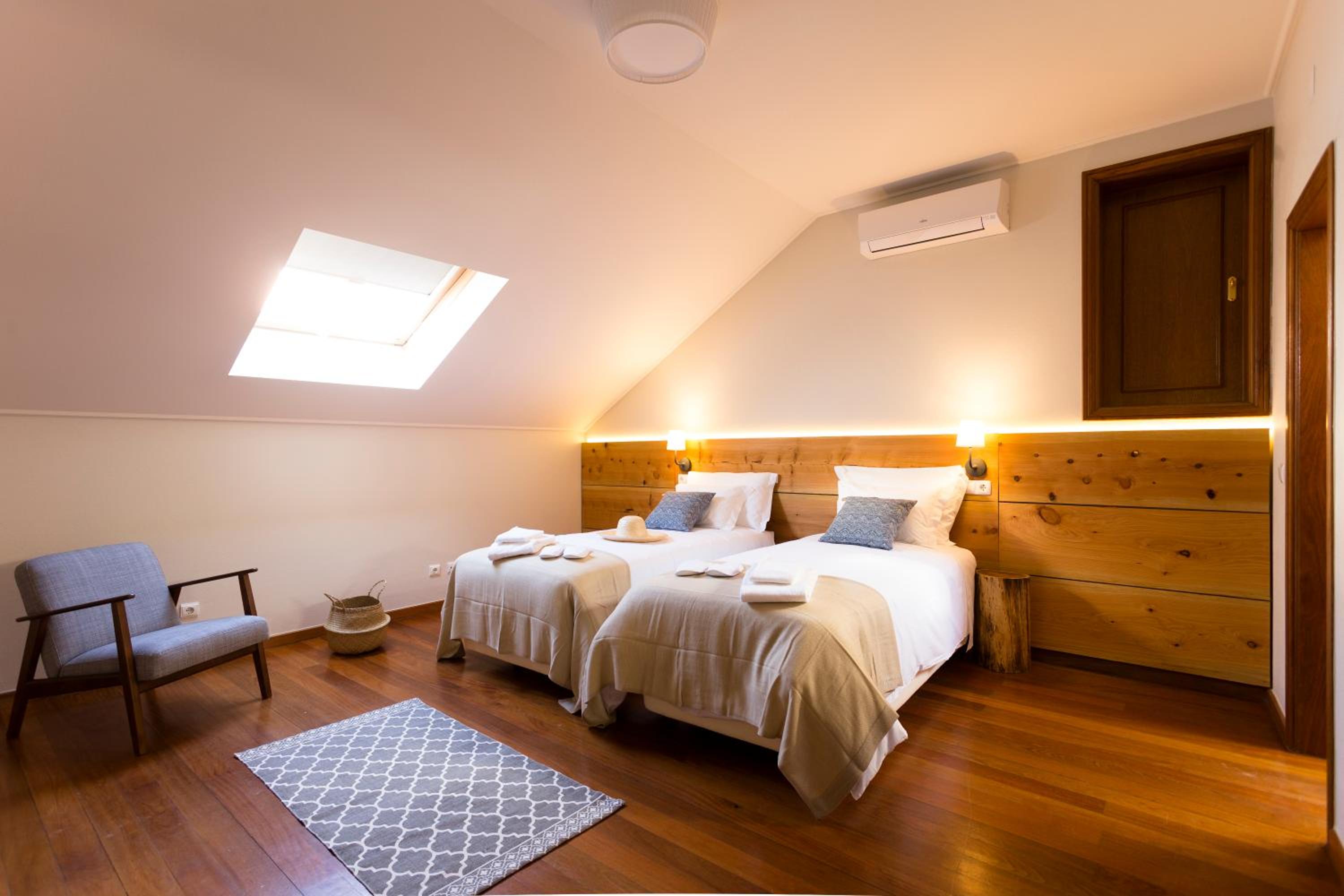 Double or Twin Room with Private Bathroom photo 2