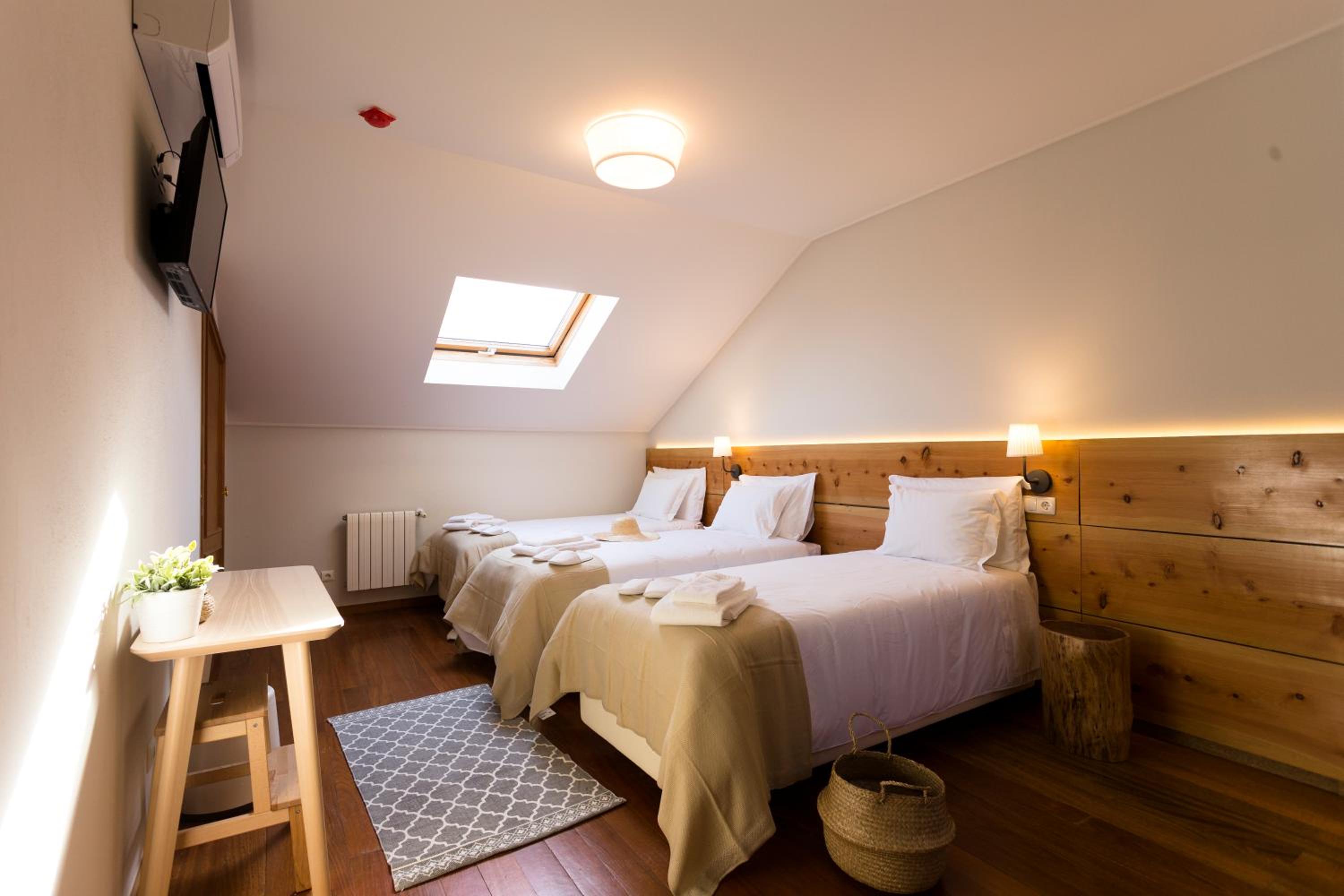 Triple Room with Private Bathroom photo 3