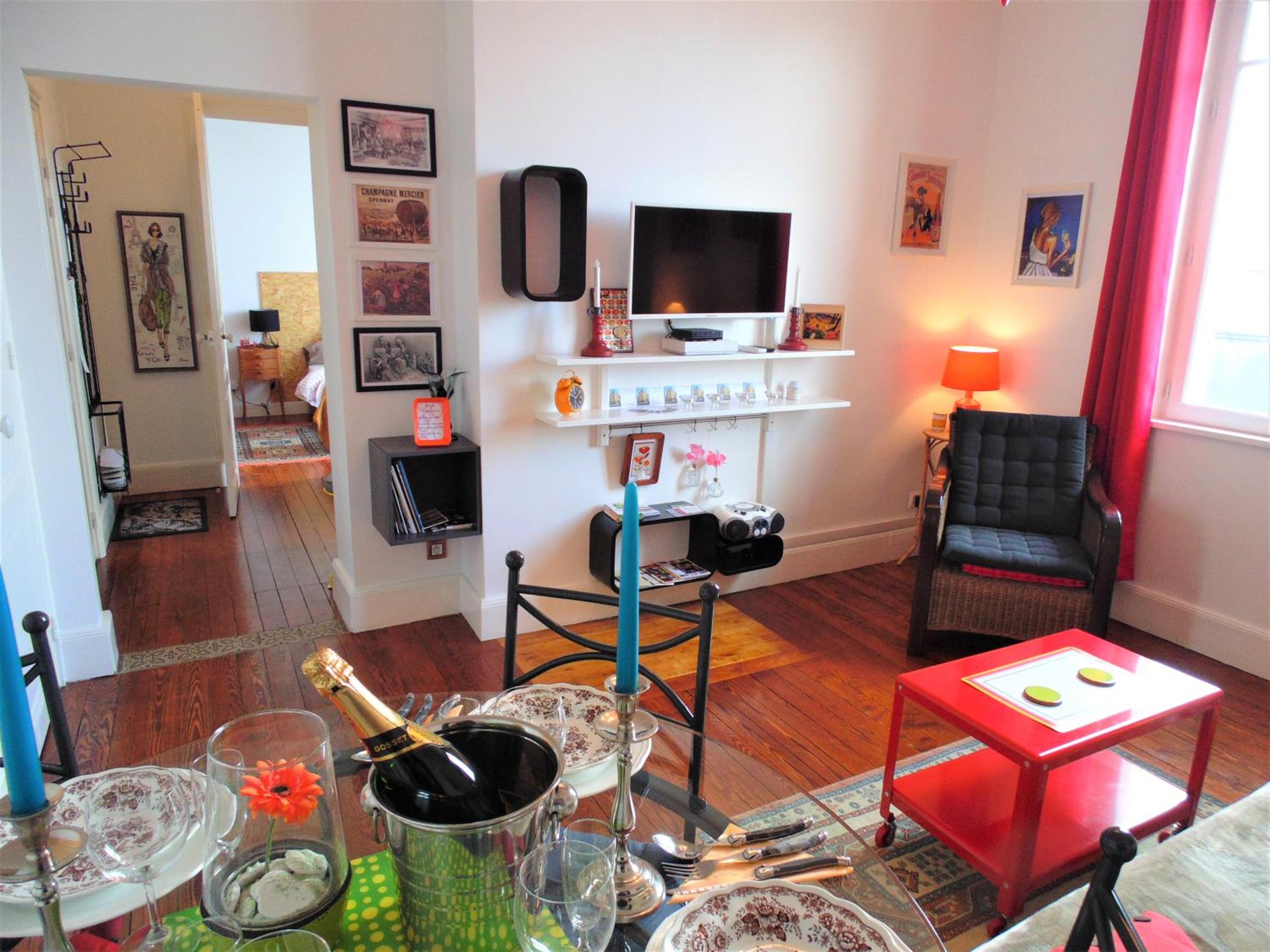 One-Bedroom Apartment photo 3