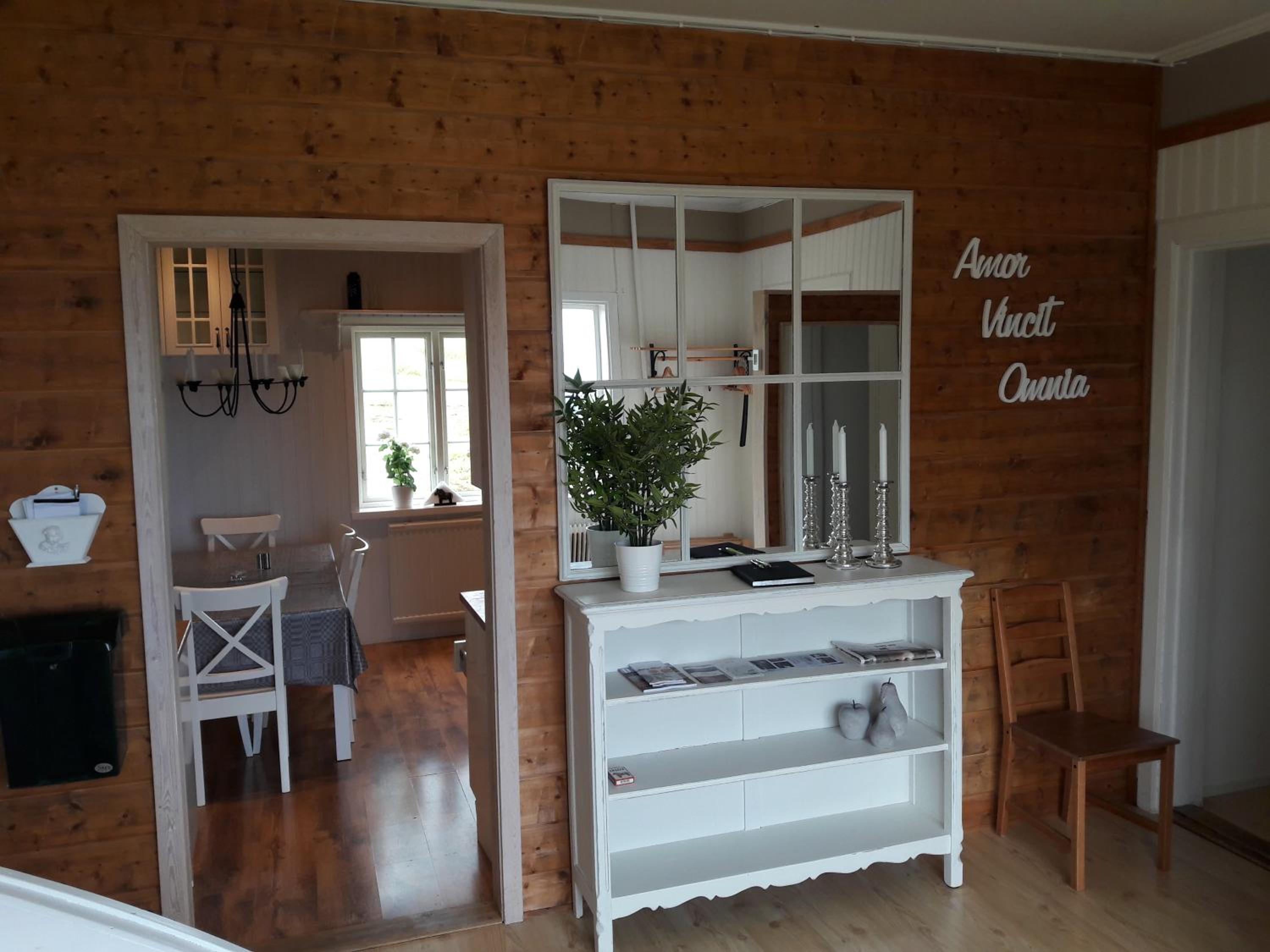 Two-Bedroom House - Photo 8