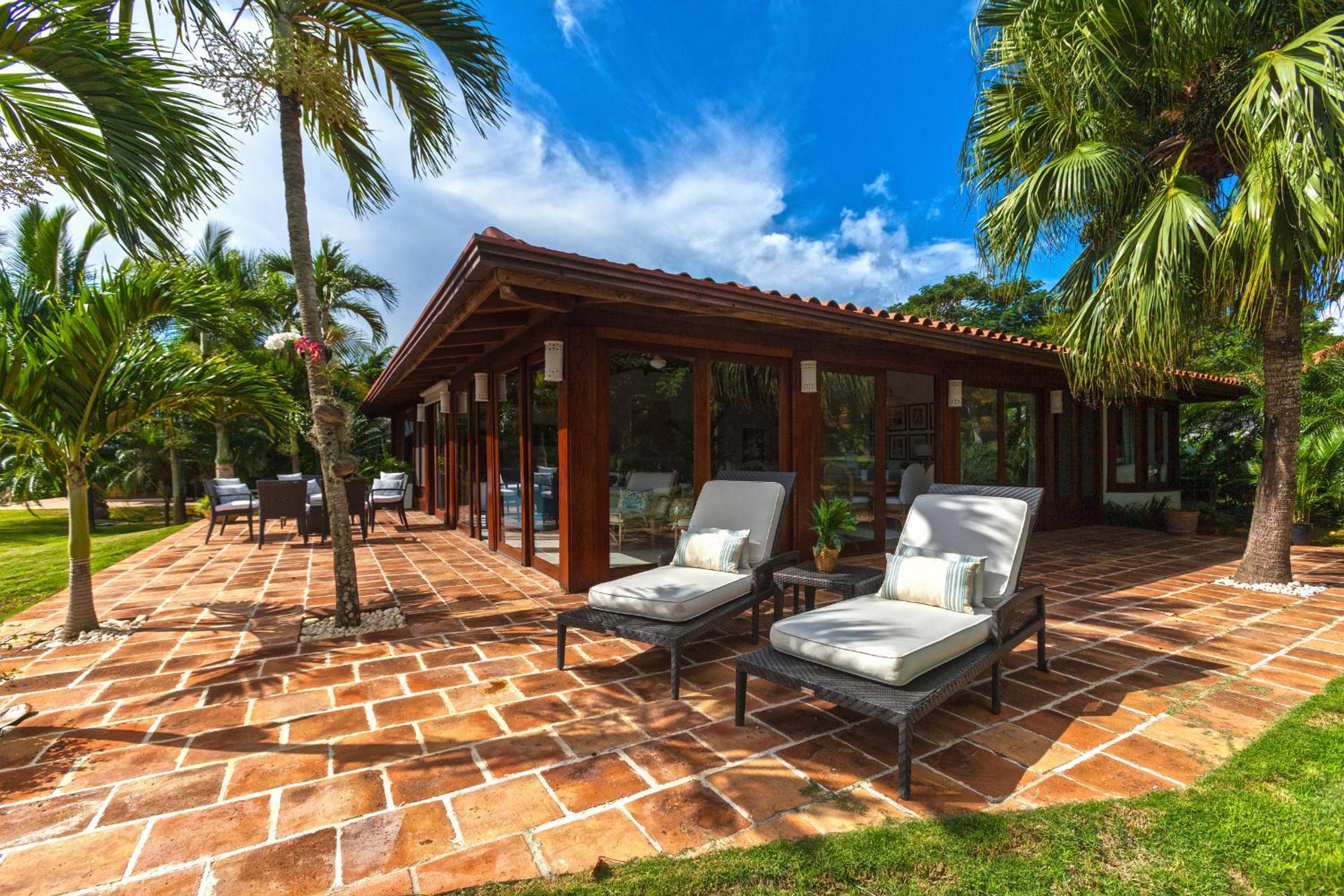Garden Three-Bedroom Villa - Golf Cart Included