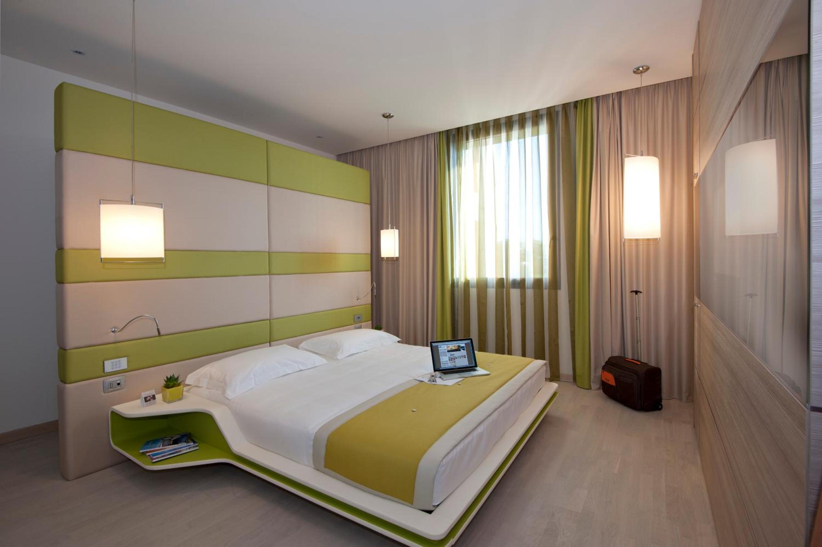 Suite - Photo 2