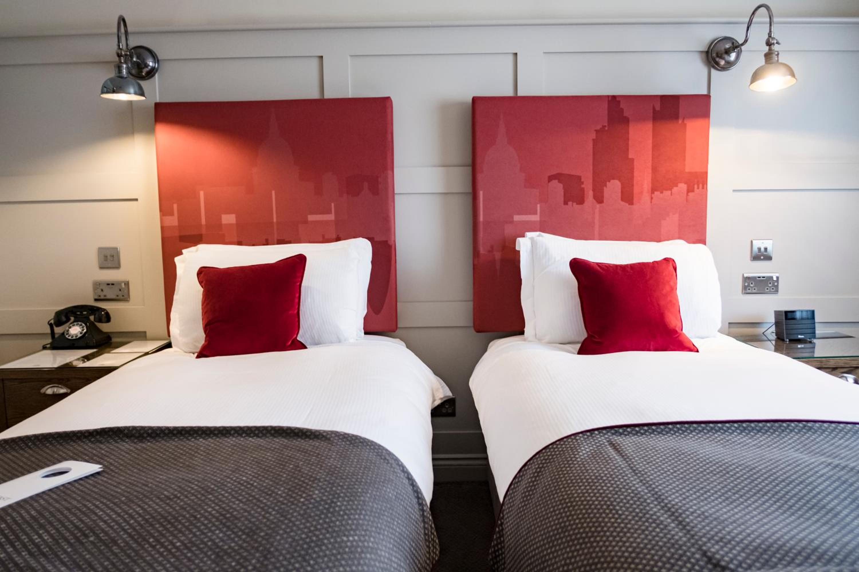 Superior Deluxe Double or Twin Room  photo 2