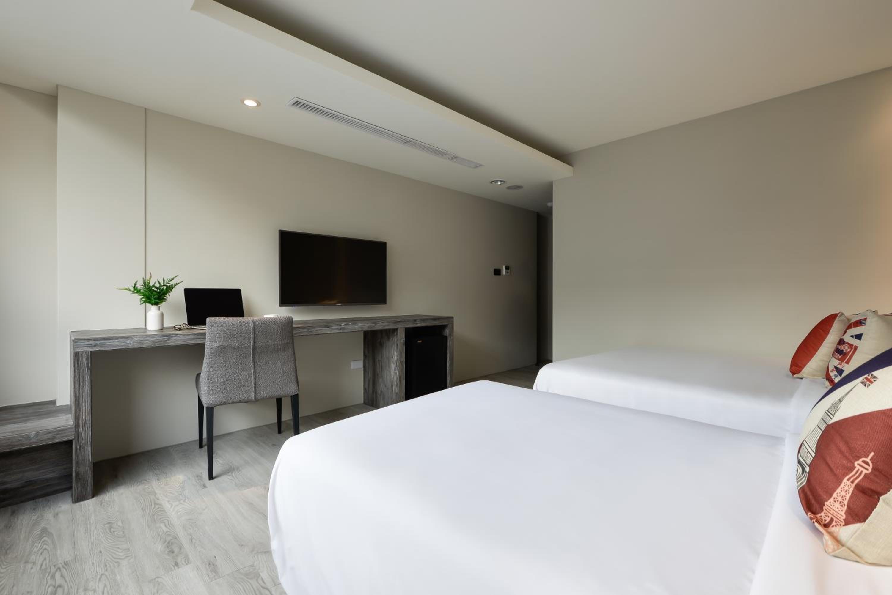 Superior Triple Room photo 3