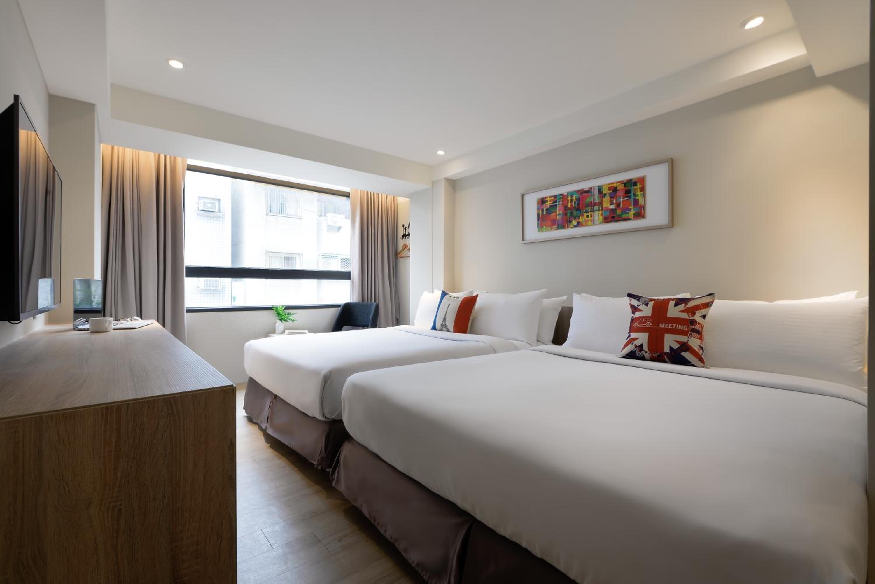 Superior Quadruple Room photo 2