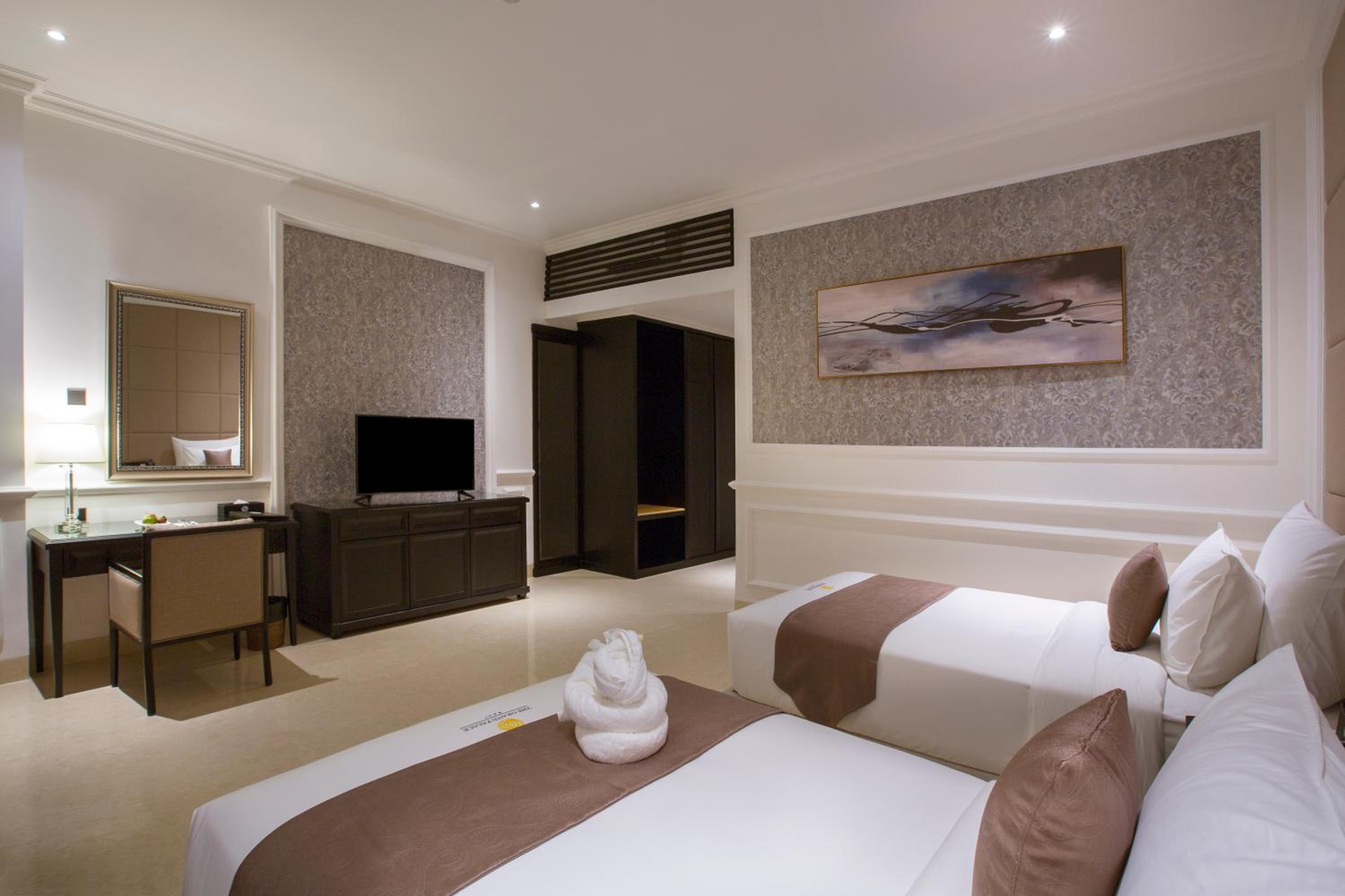 Executive Room with Pool View photo 3